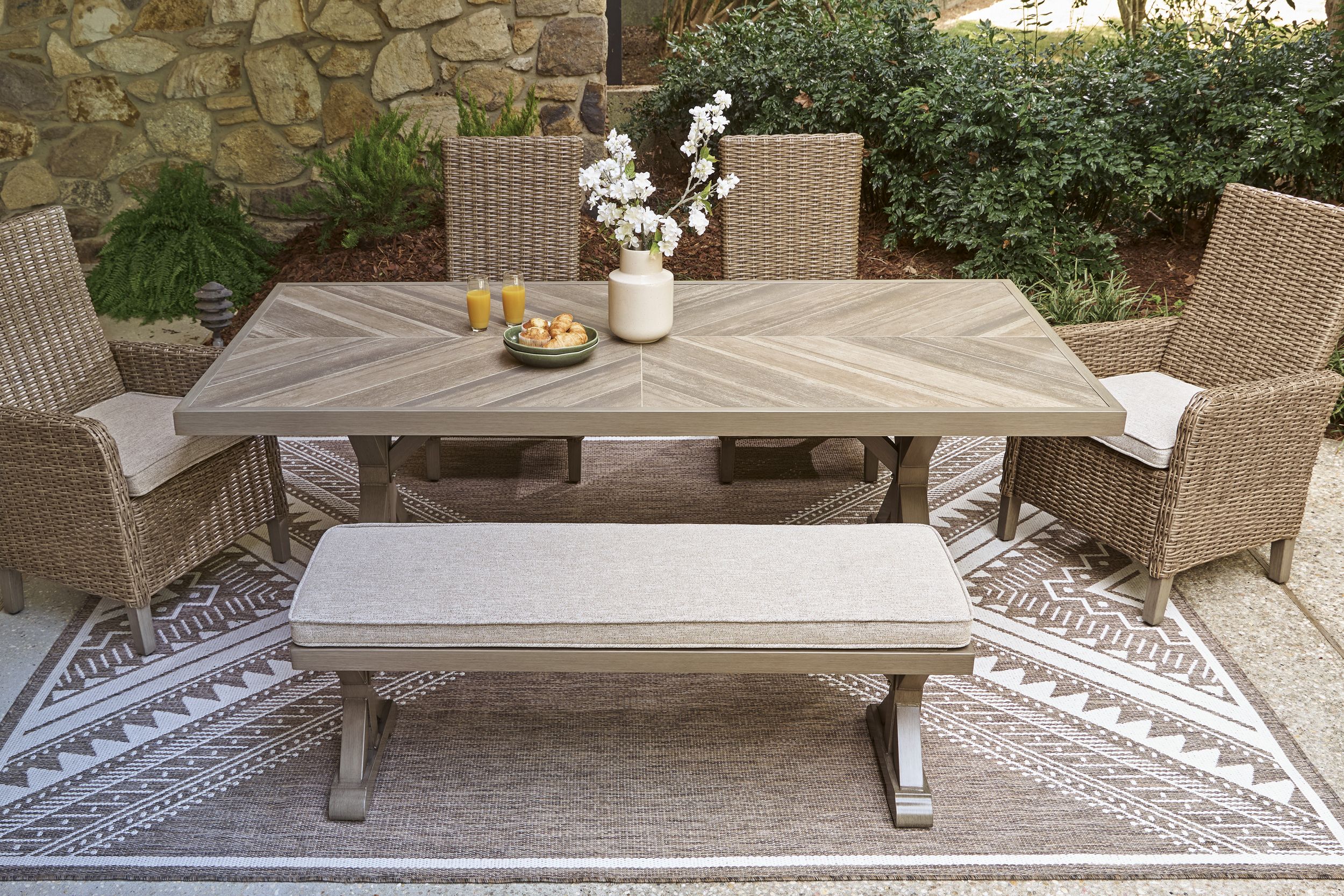 Laguna Heights Aluminum Bench with Cushion
