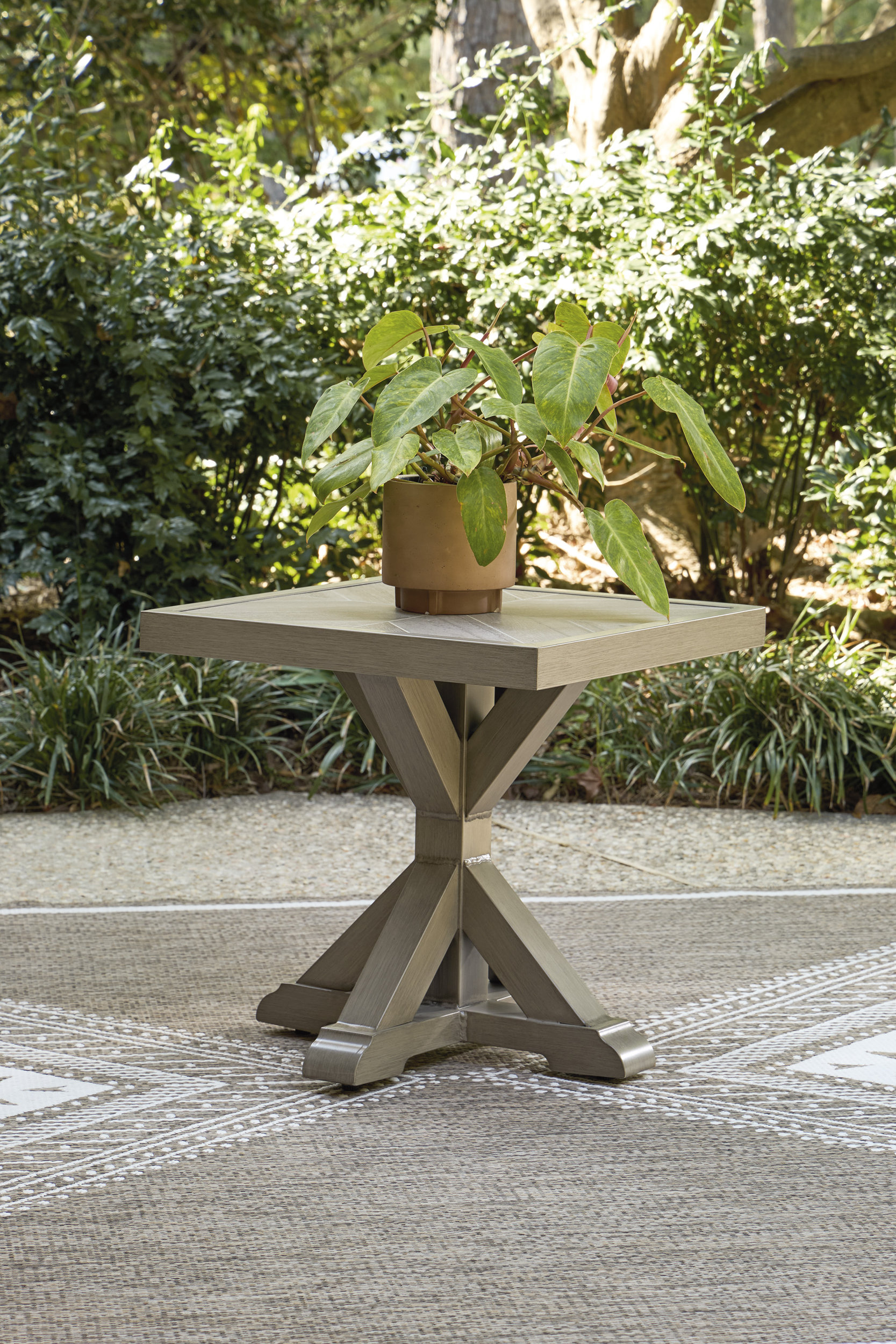 Laguna Heights Square Porcelain/Aluminum End Table