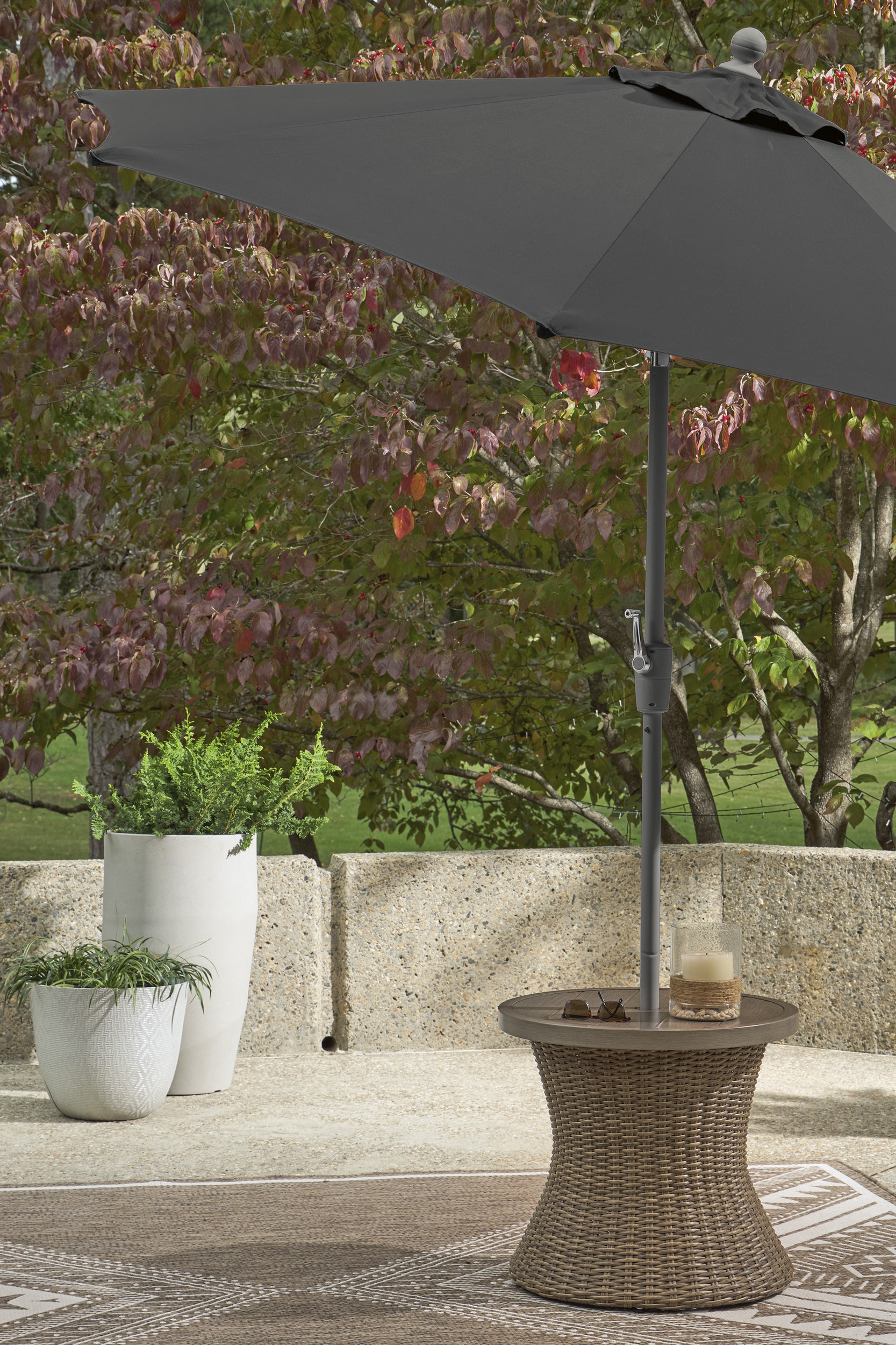 Laguna Heights Round Aluminum/Resin Wicker End Table with Umbrella Hole