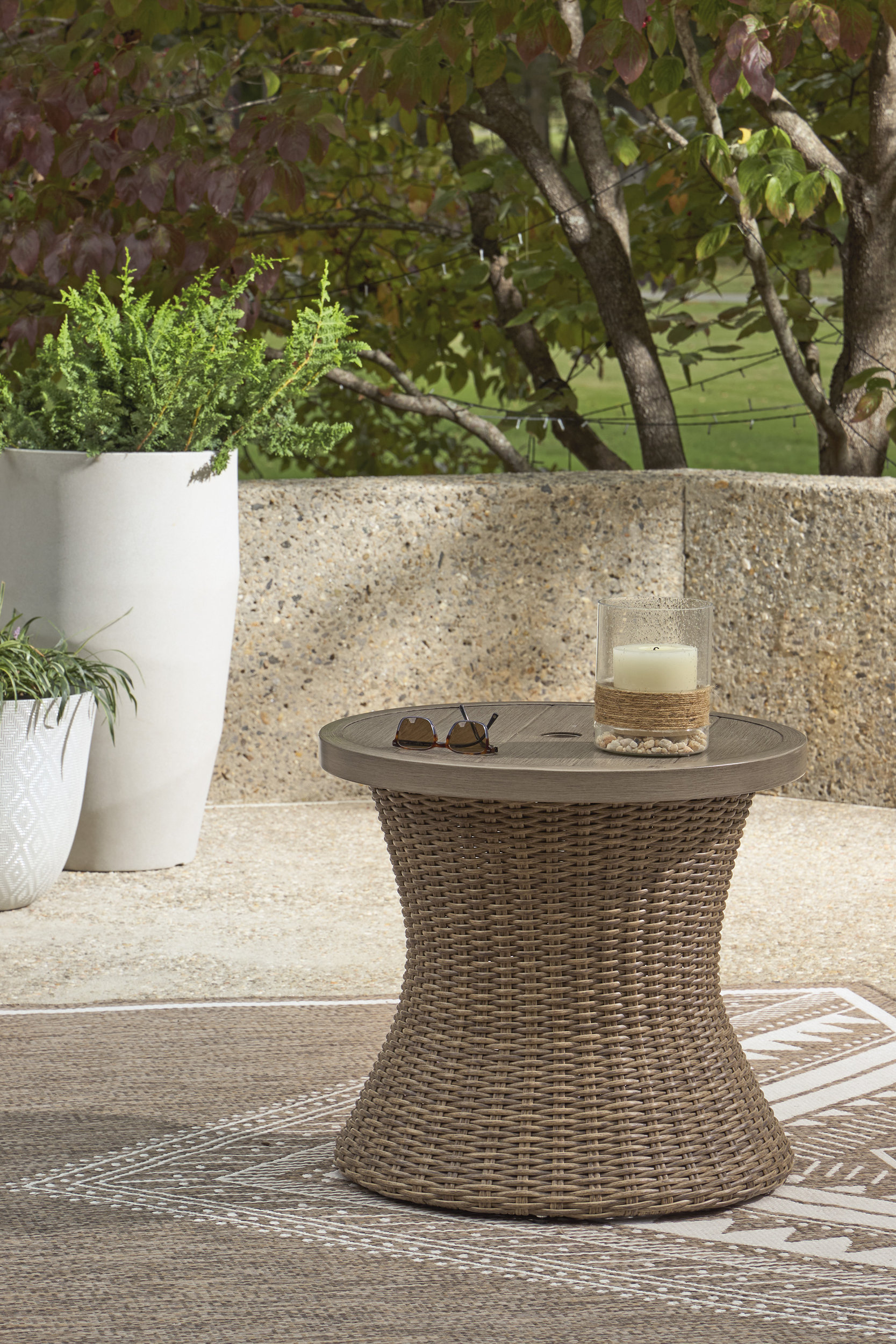 Laguna Heights Round Aluminum/Resin Wicker End Table with Umbrella Hole