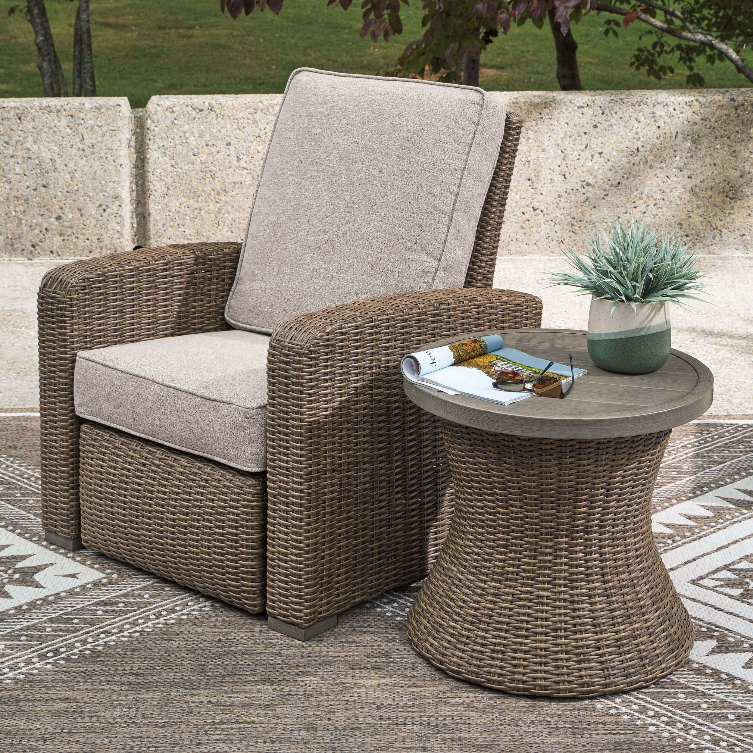 Laguna Heights Resin Wicker/Aluminum Patio Set