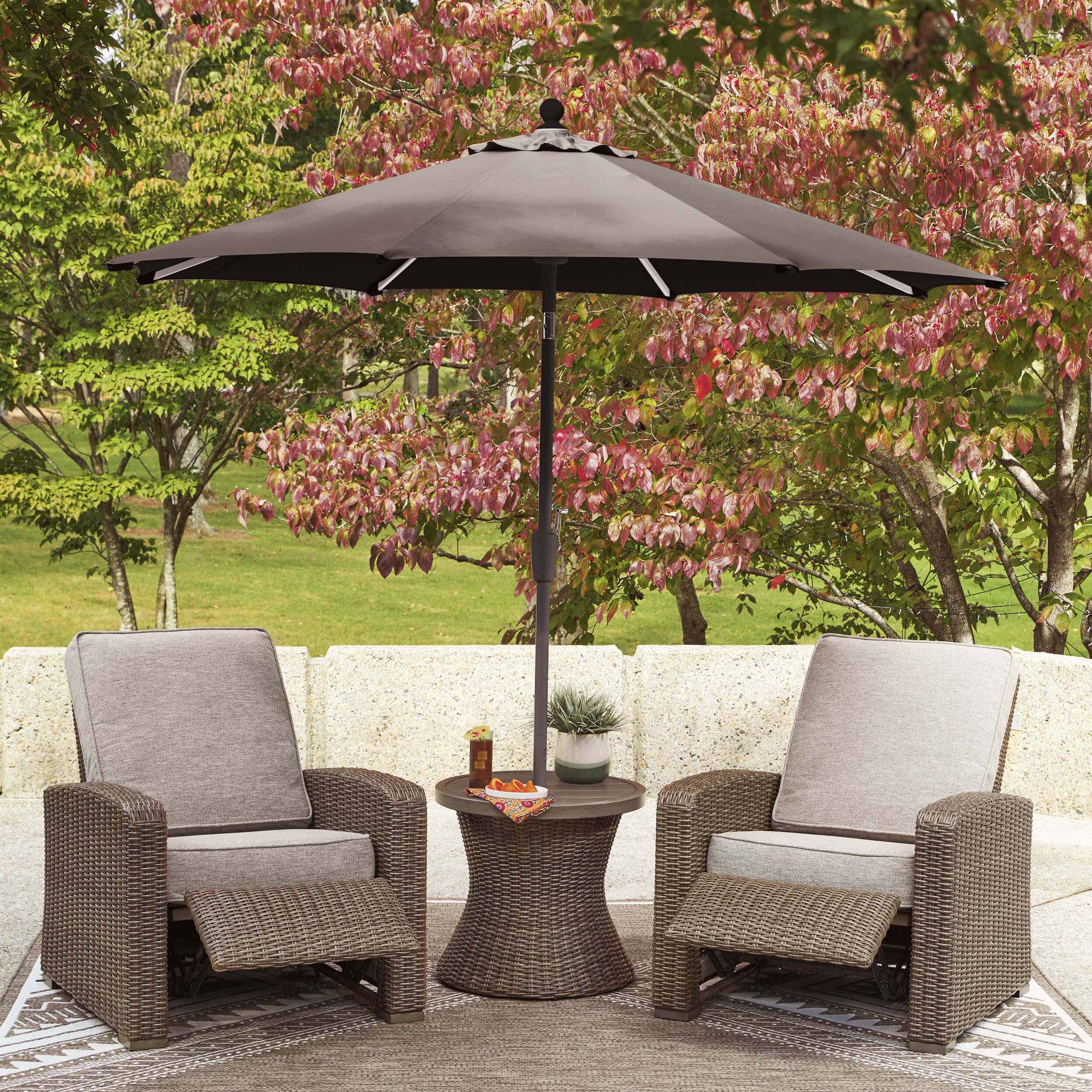 Laguna Heights Resin Wicker/Aluminum Recliner with Cushion