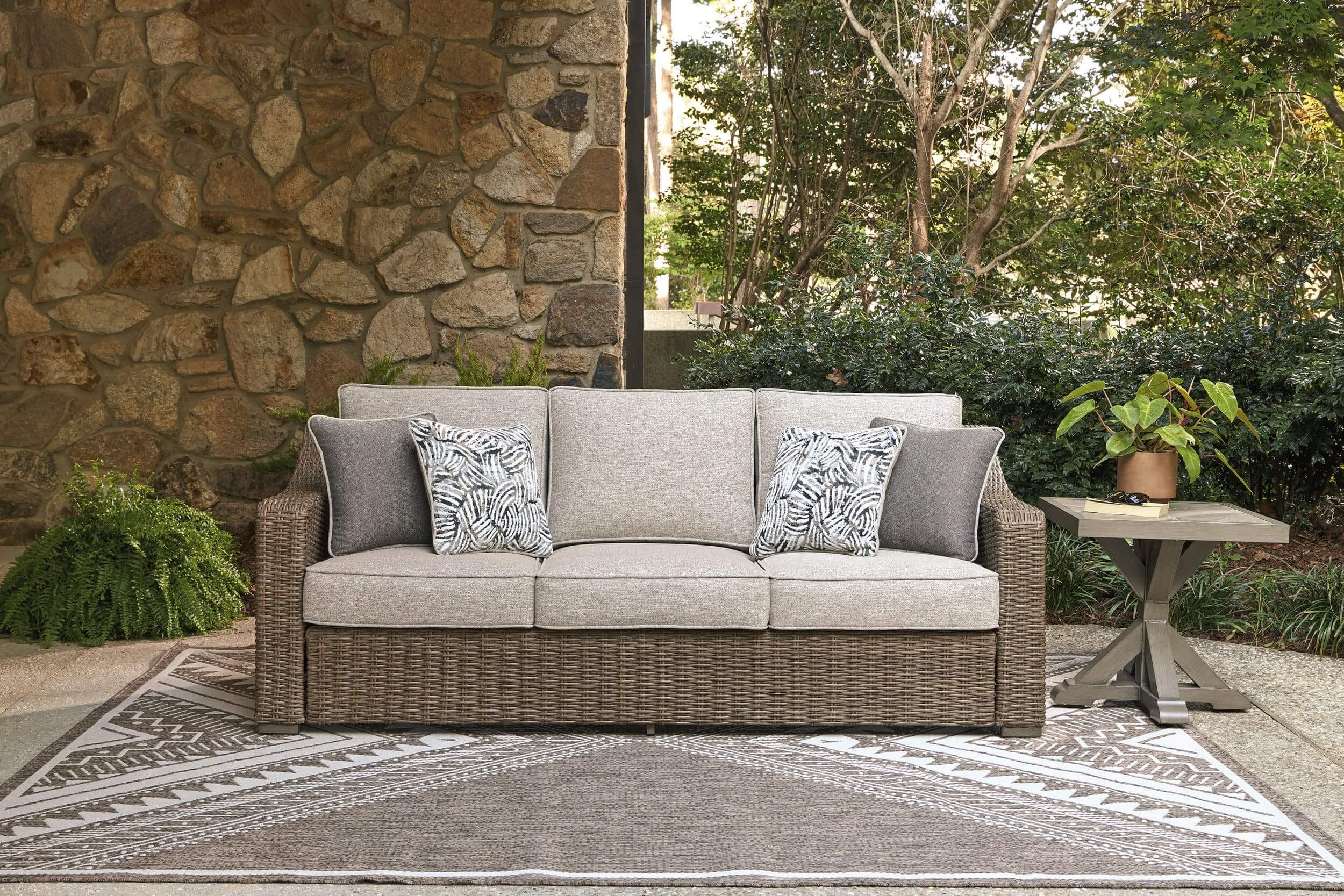Laguna Heights Resin Wicker/Aluminum Patio Set