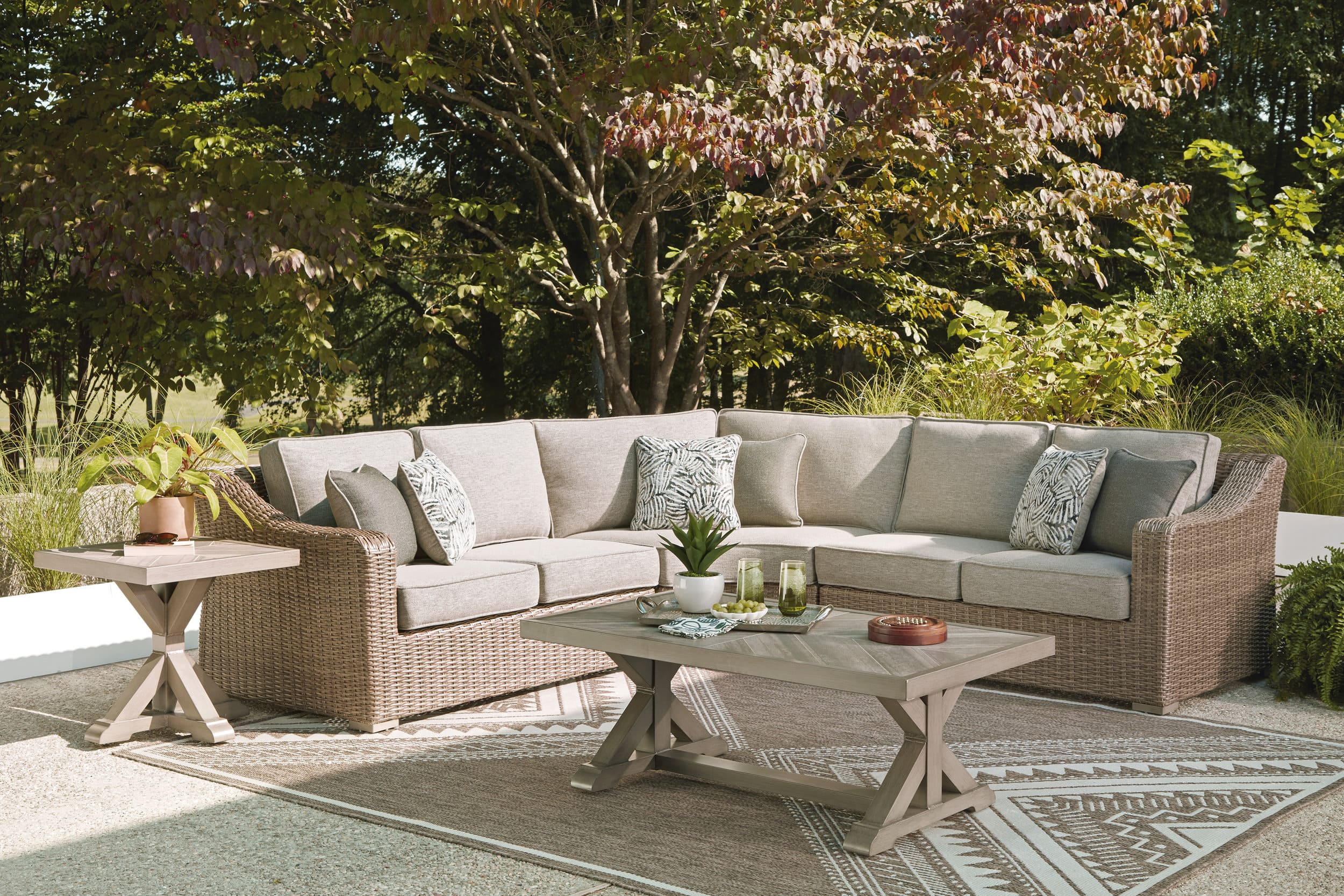 Laguna Heights L-Shaped Resin Wicker/Aluminum 3-Piece Outdoor Sectional
