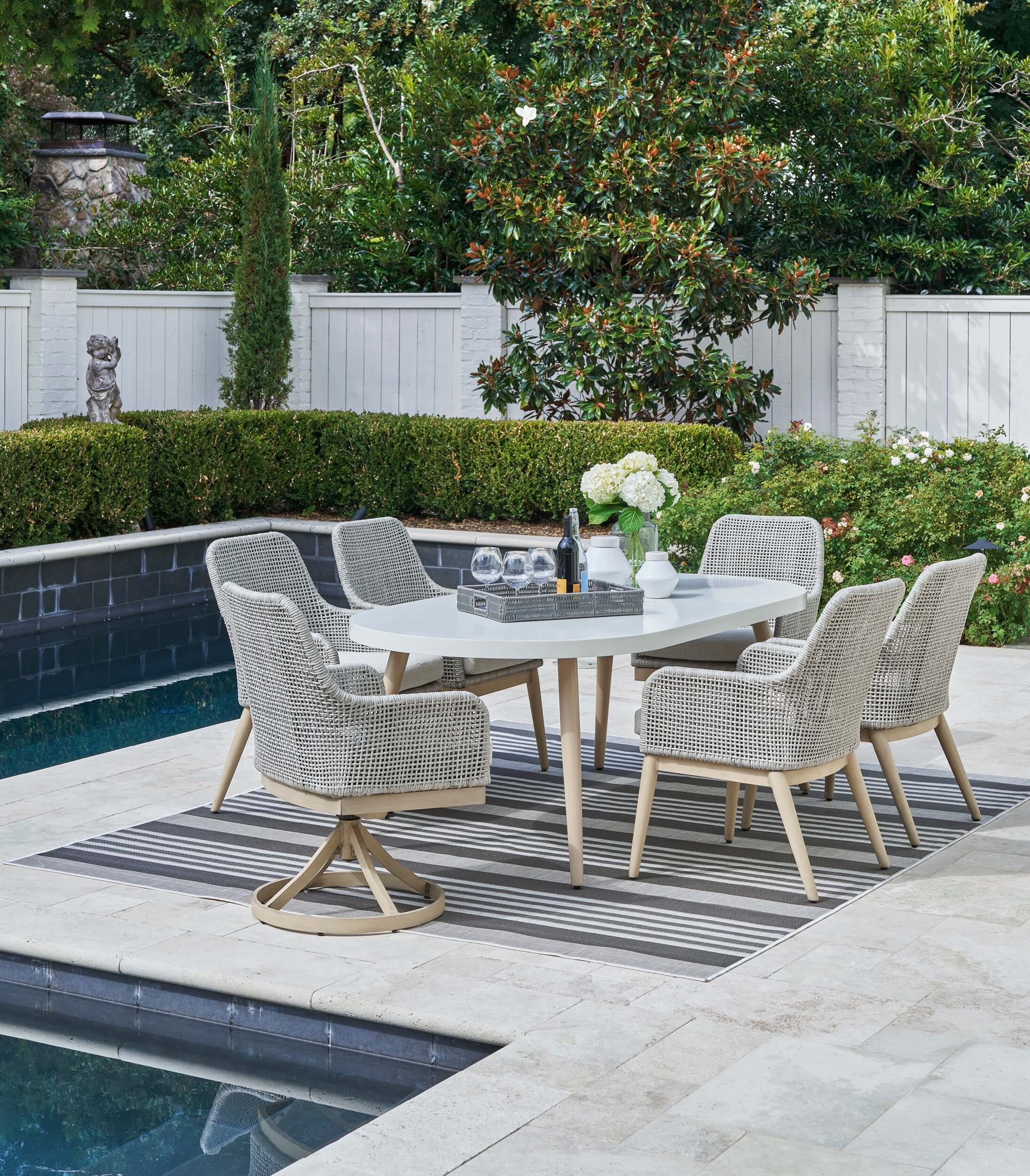 Seton Creek Outdoor Aluminum Oval Dining Table