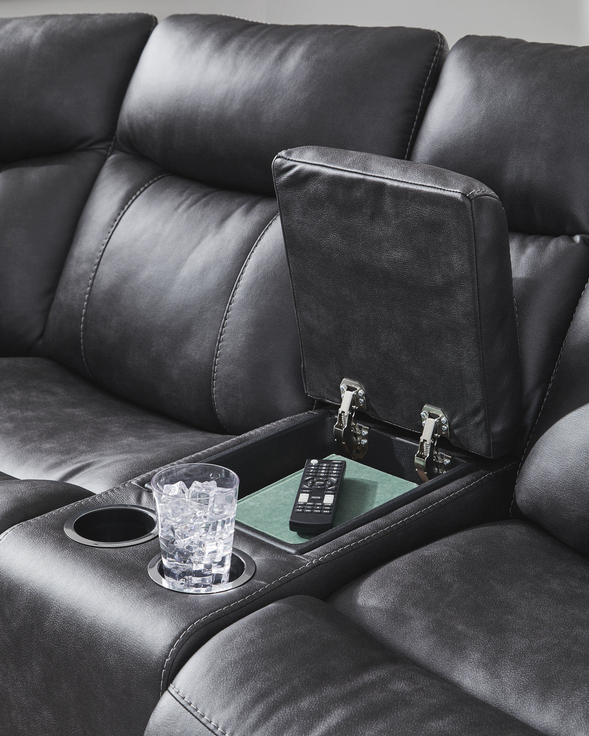 Sultan Meadow 2-piece Reclining Sectional