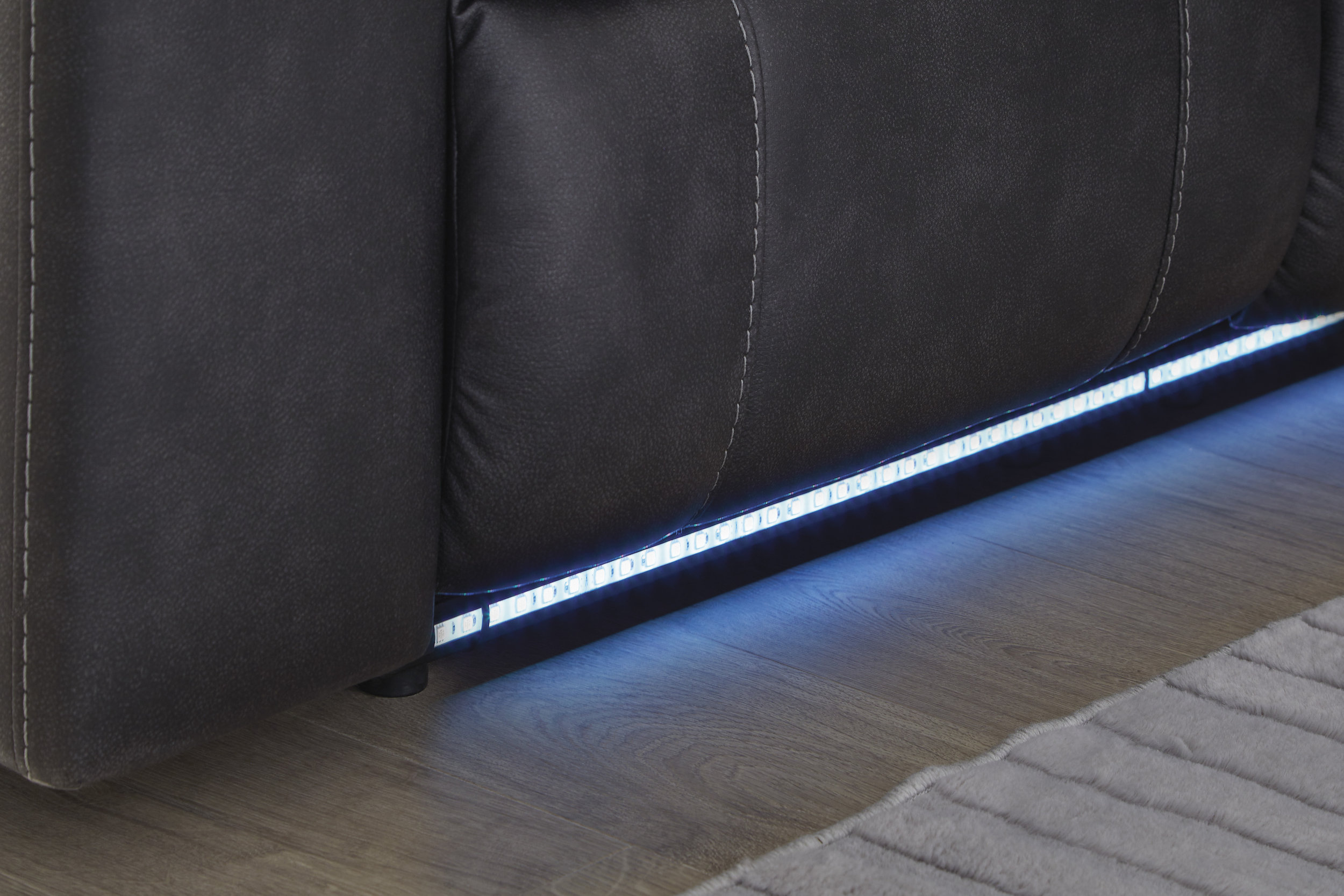 L-shaped modular sofa with electric movement