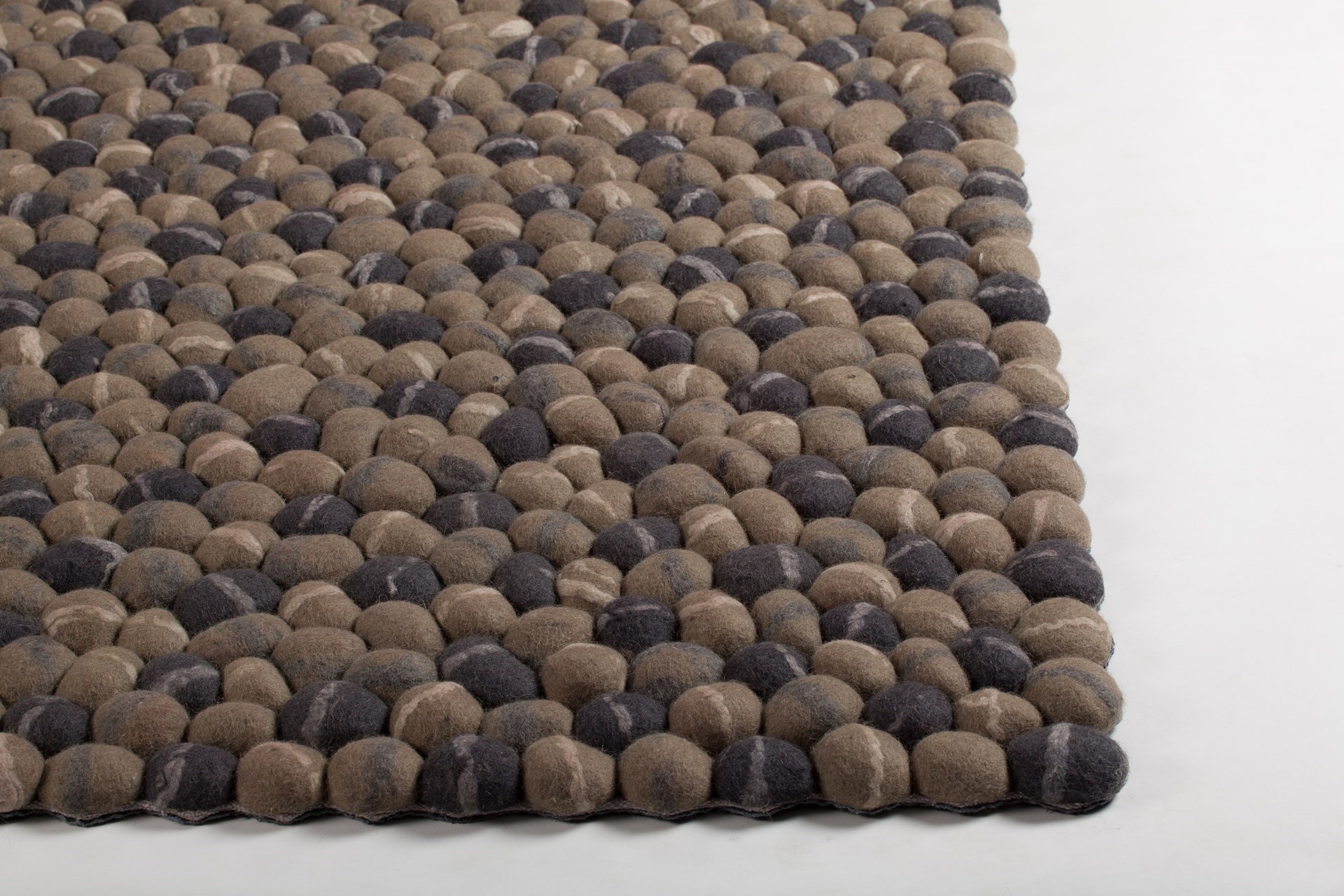 Pebbles Wool Rectangular Handmade Rug, 7'9" x 10'6"