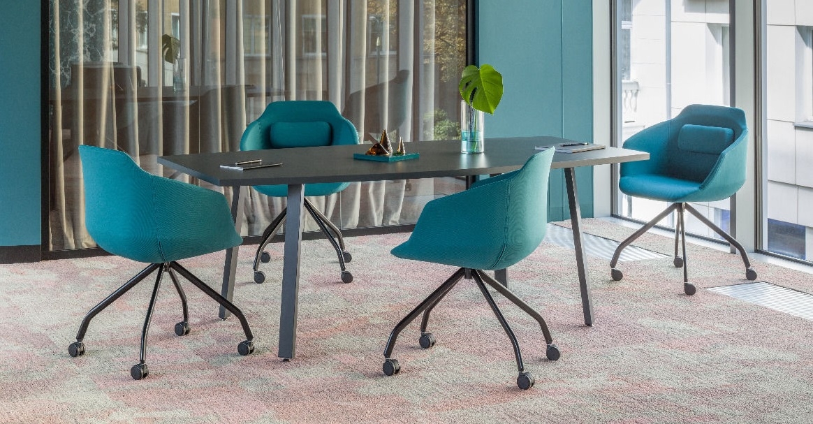 OGI_A Medium Conference Meeting Table for 6 Persons