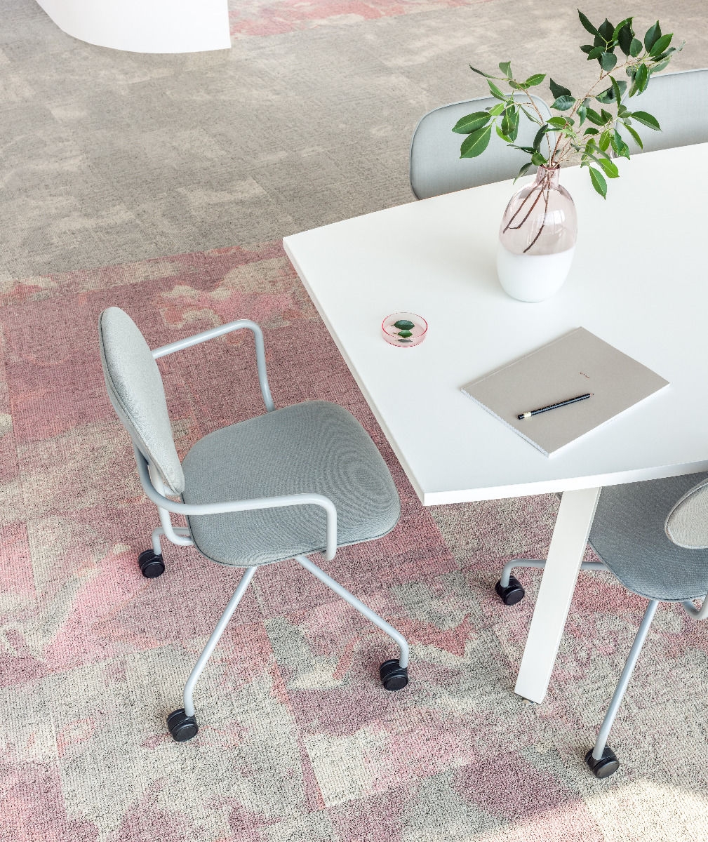 OGI_A Medium Conference Meeting Table for 6 Persons