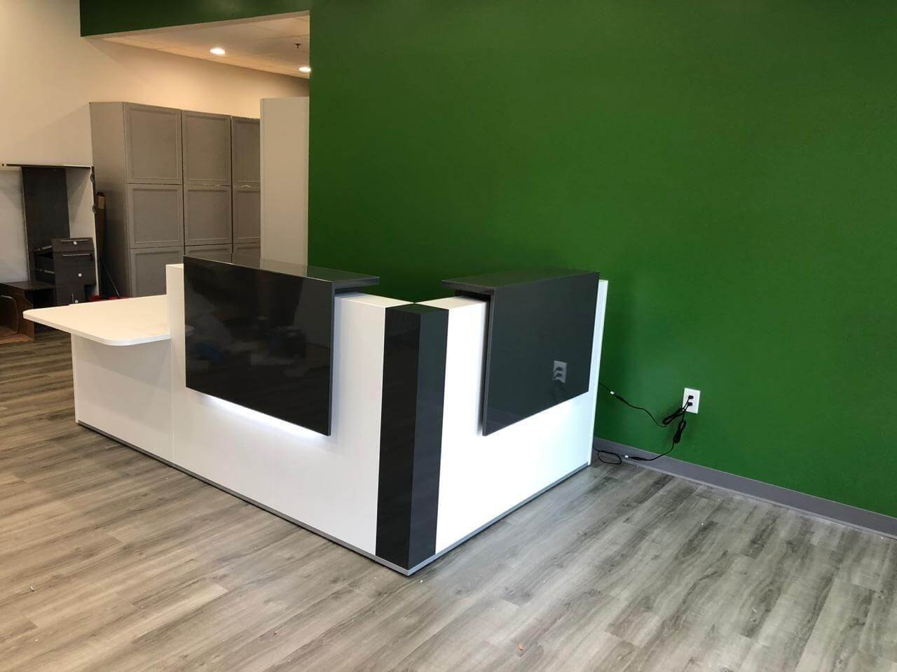 Tera Customizable Reception Desk