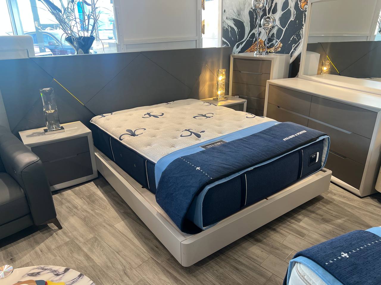 Queen 4 PCs Bedroom