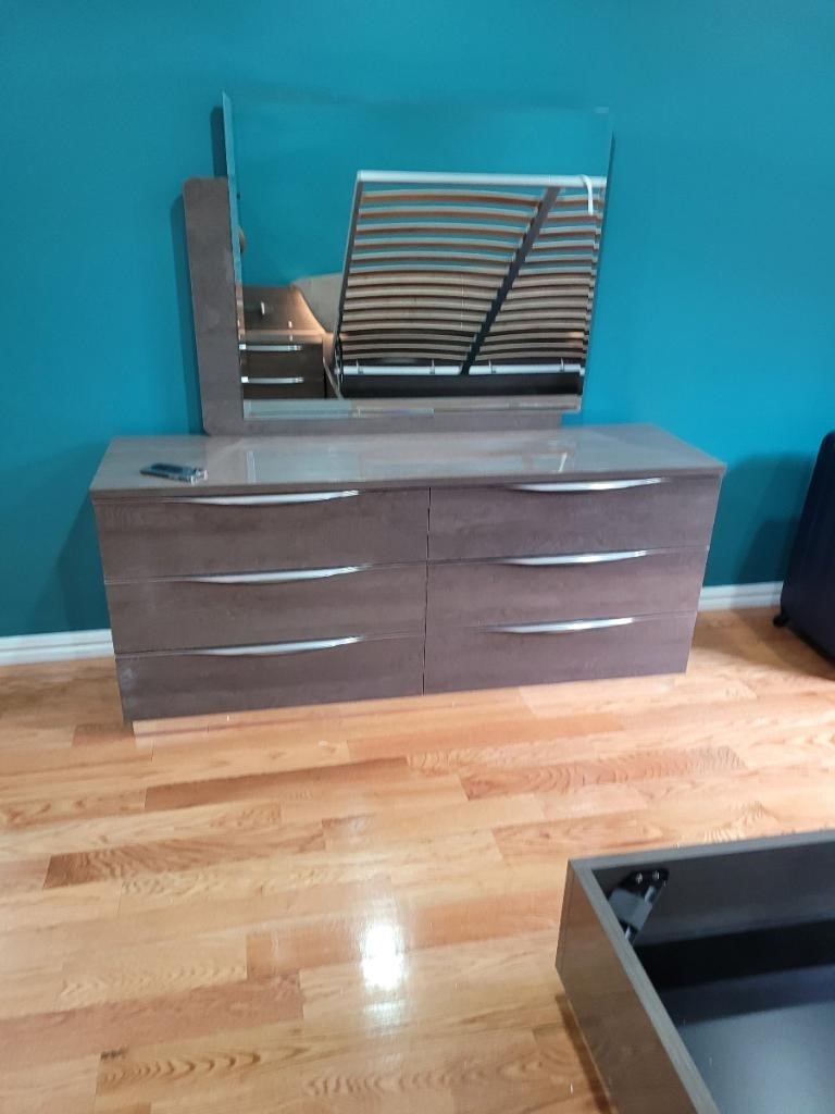 Large Dresser Chest