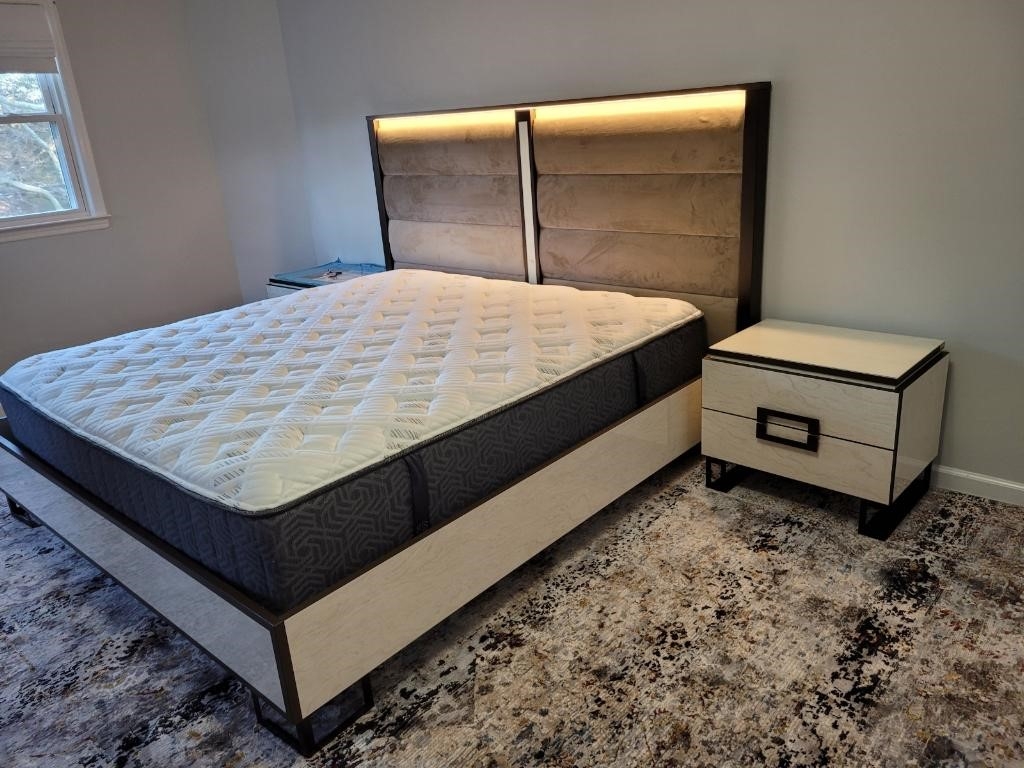 Poesia Wood Veneer Platform Bed w/LED Headboard