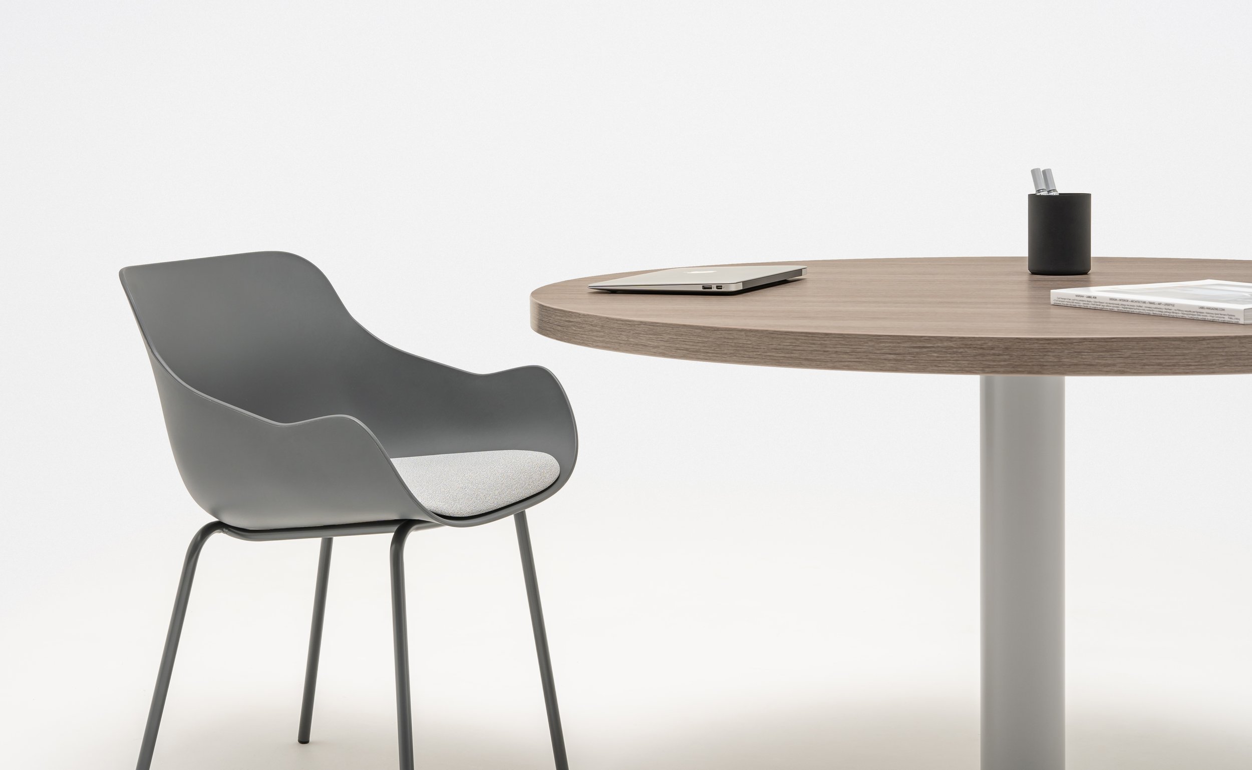 Quando MFC Round Coffee Table w/ Metal Disc Base