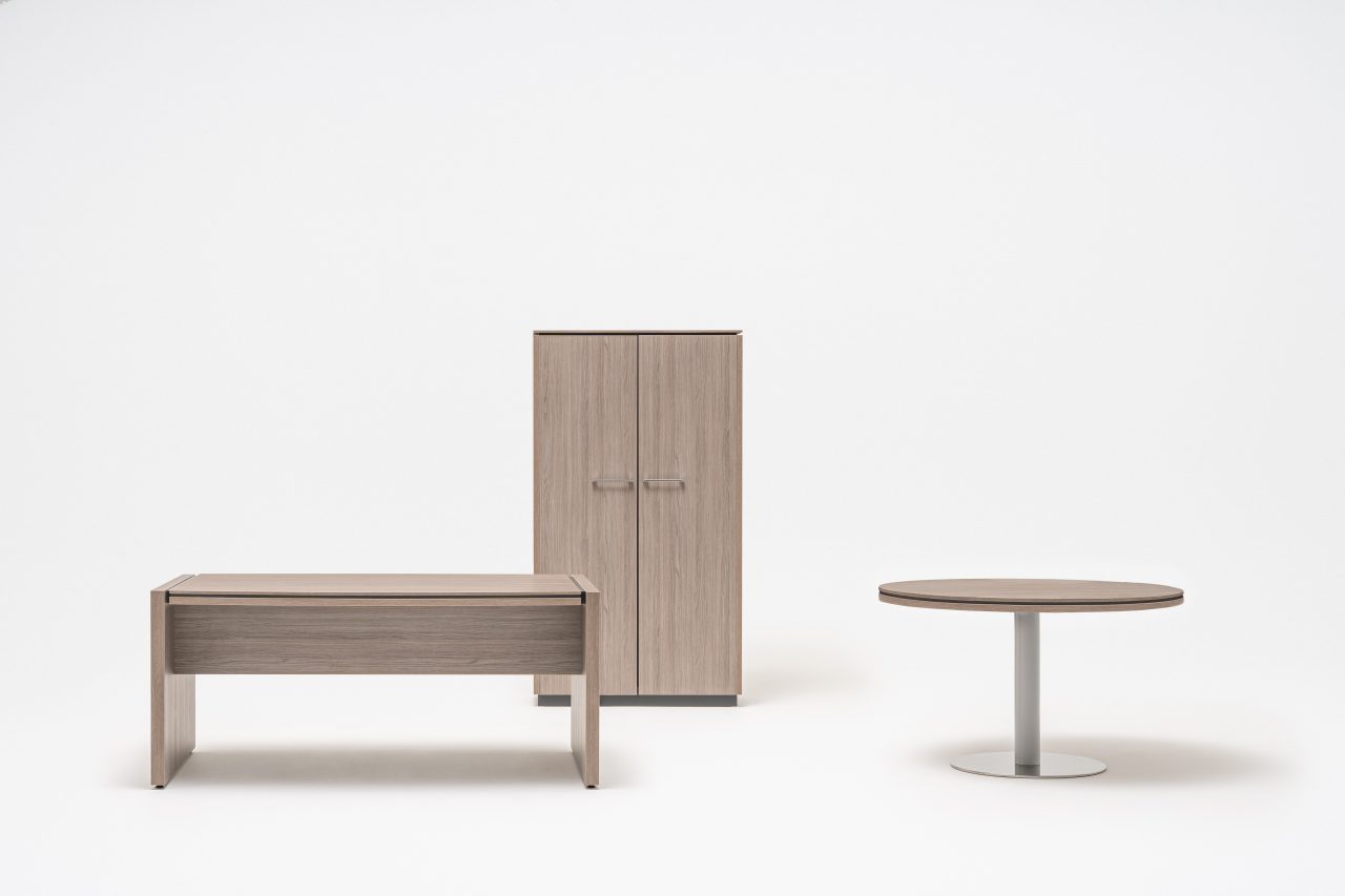 Status Round Pedestal Cafe Table w/Metal Leg