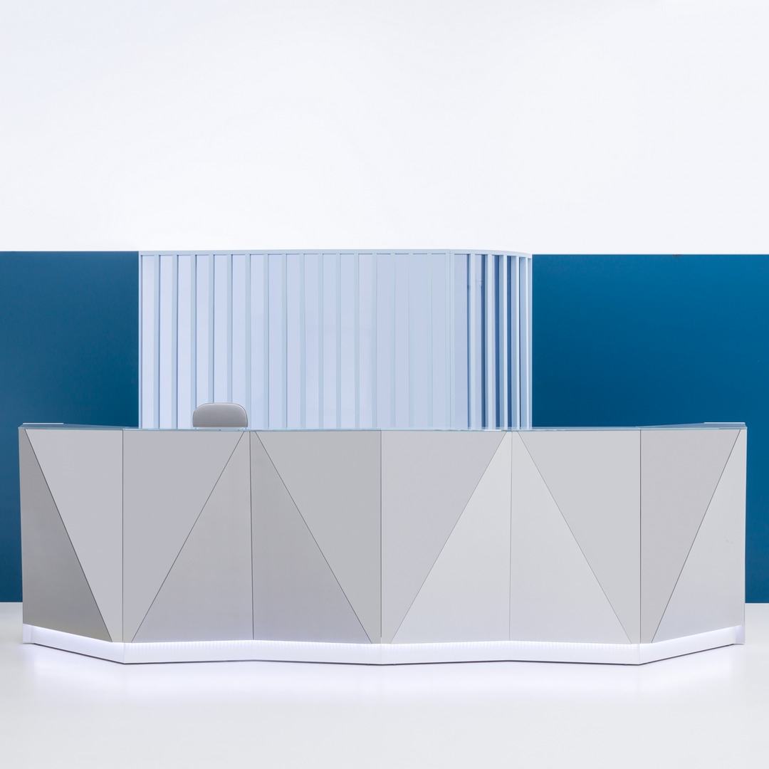 MDD Alpa 142 & Straight Large Reception Desk