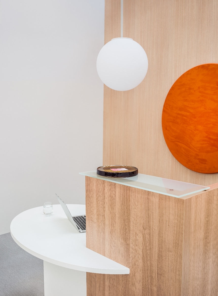 OVO Small Reception Desk w/Right-Handed Counter Top, Composition 2, ADA Compliance