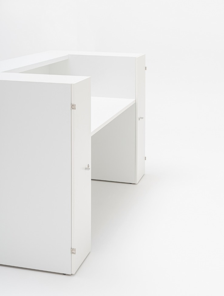 MDD Valde 75" Straight Small Reception Desk Show Table