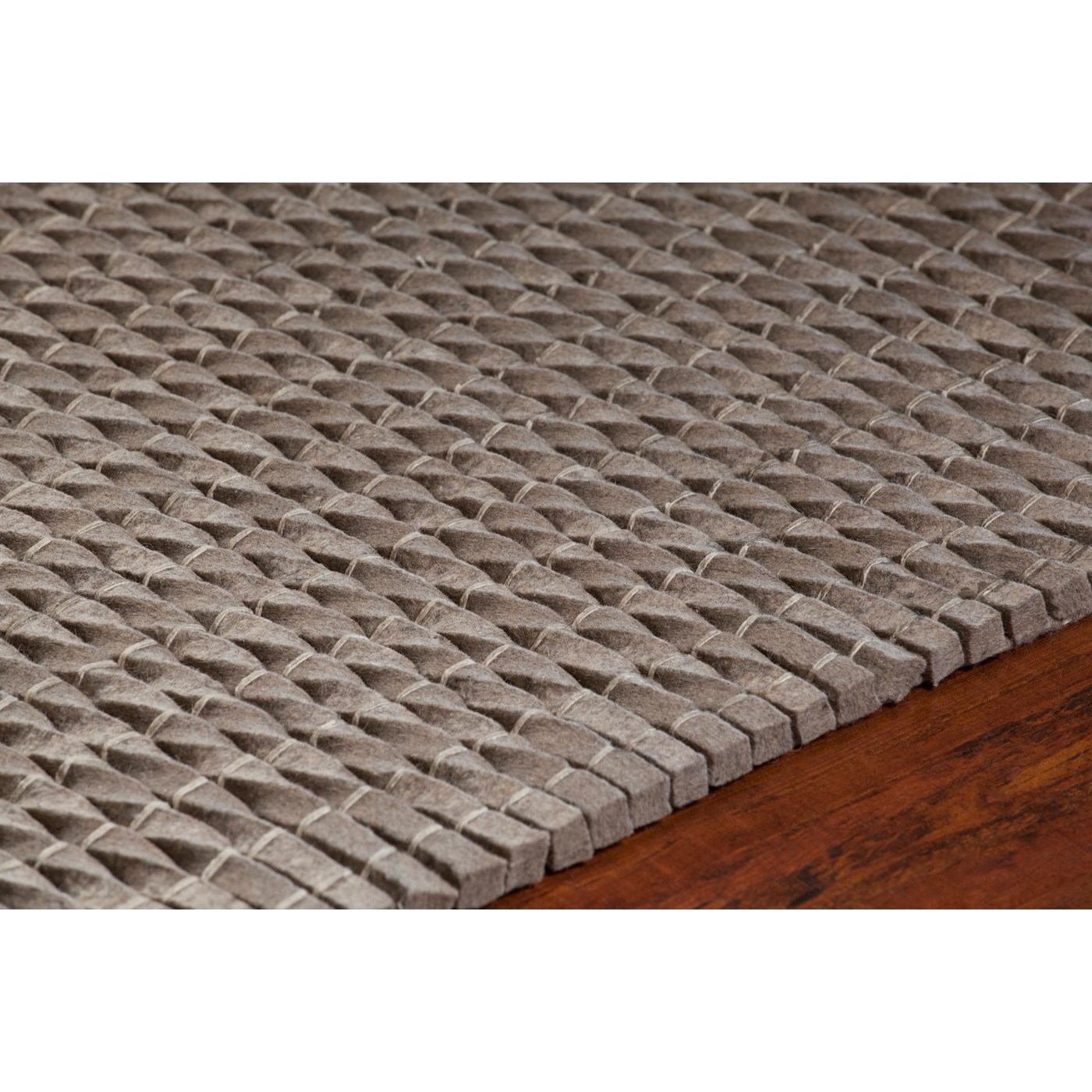 Renea Wool Rectangular Handmade Rug, 5' x 7'6"
