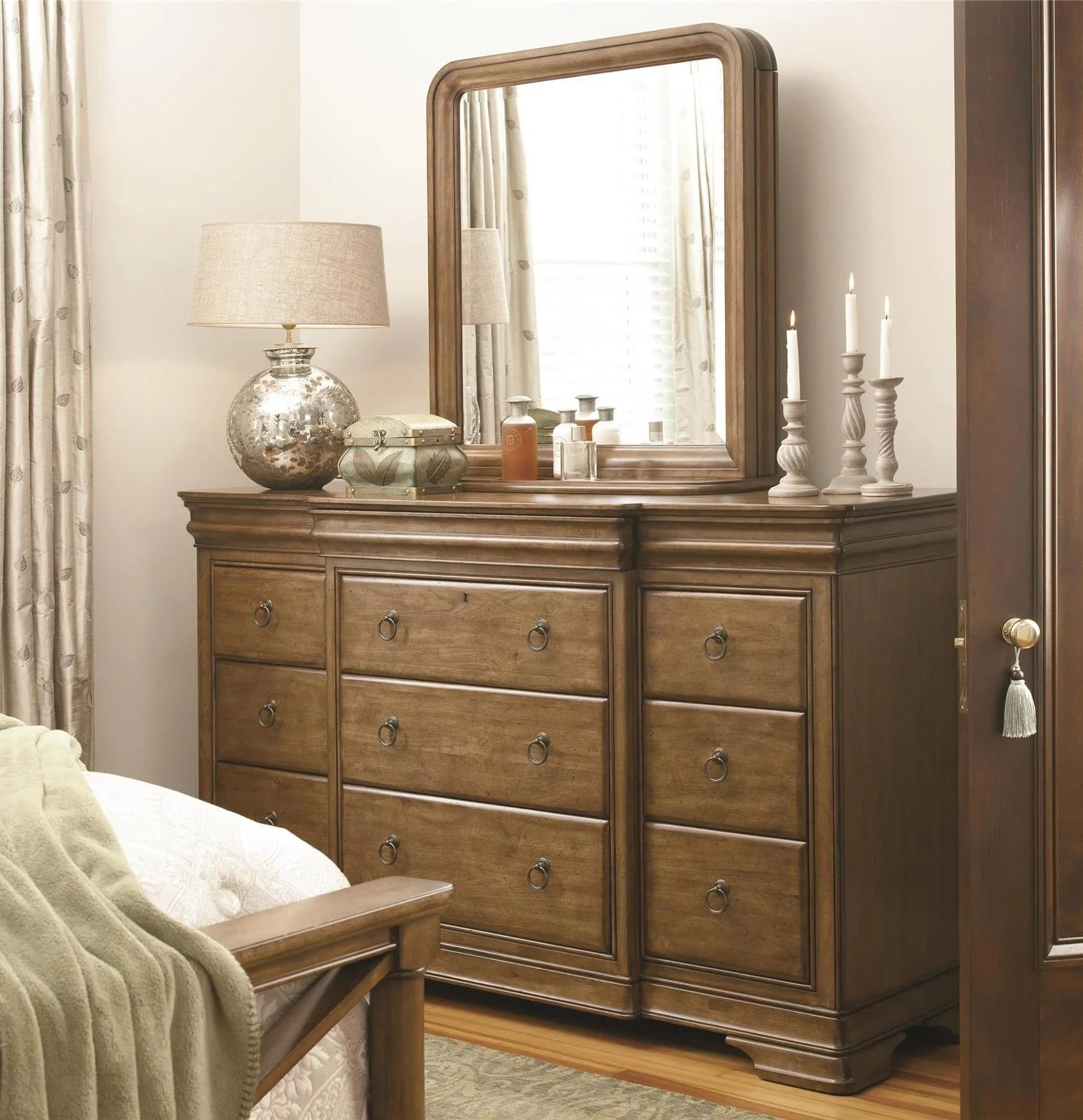 New Lou Wood Dresser w/9 Drawers