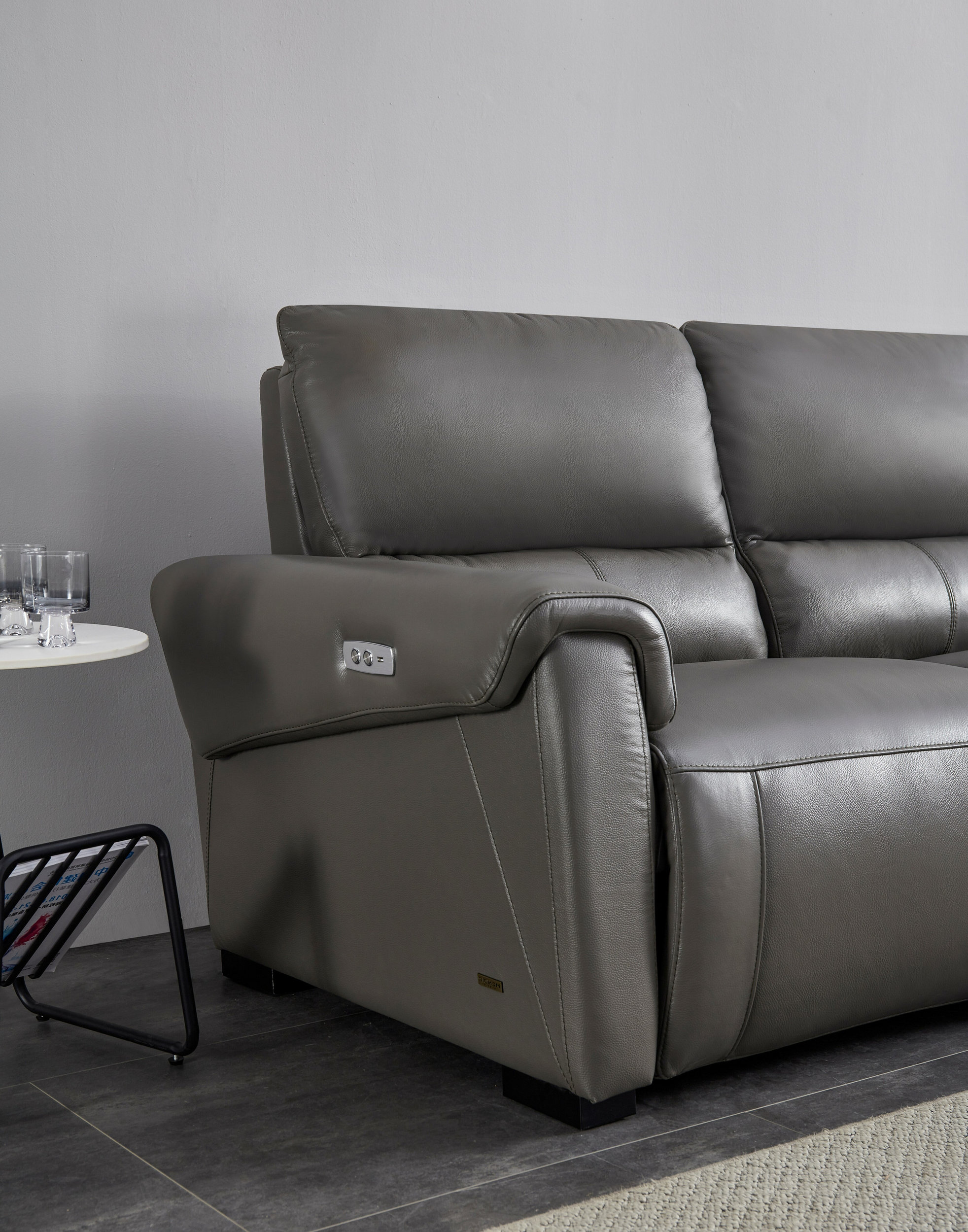 S275 Leather Reclining Sofa Chaise