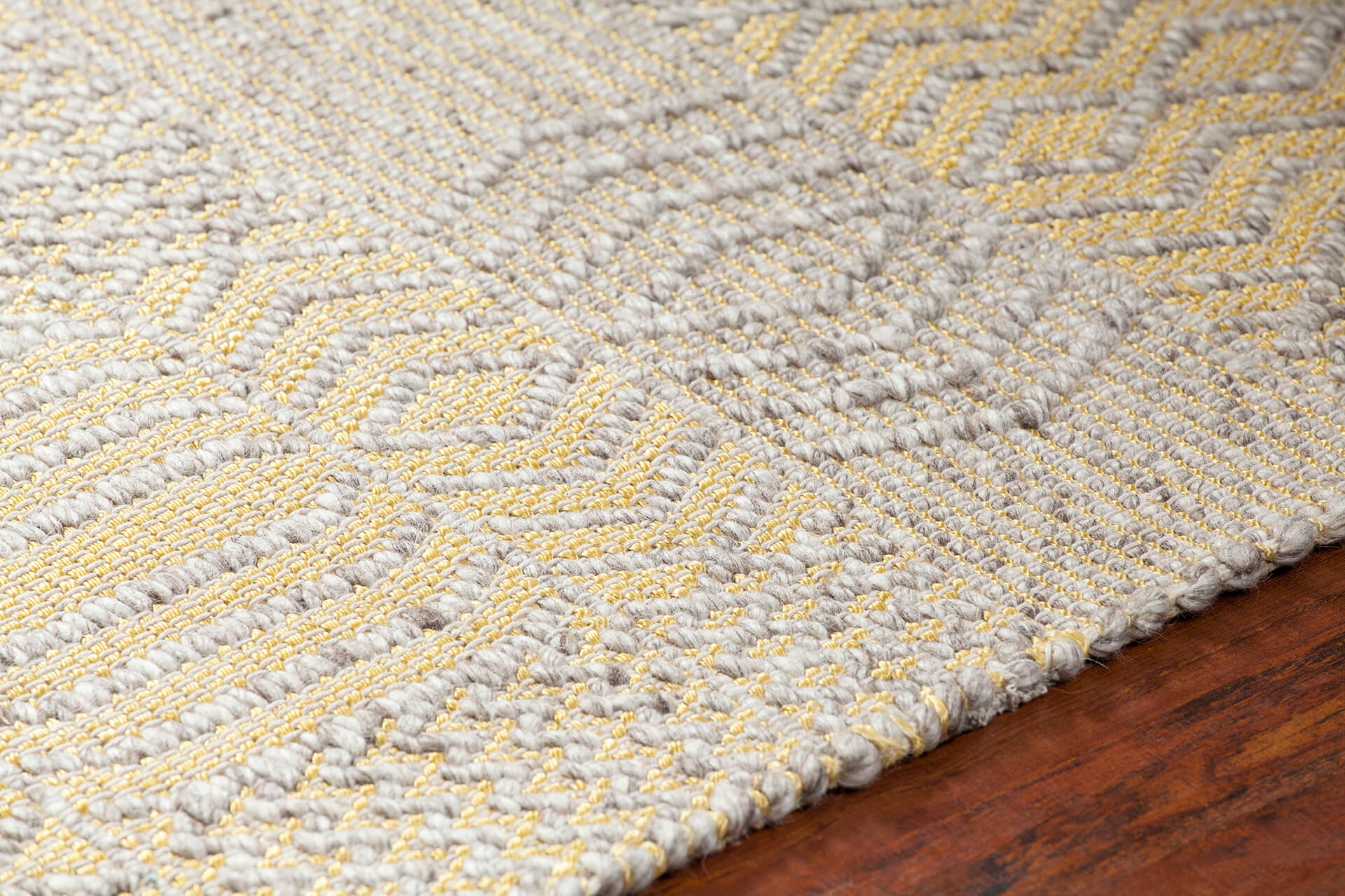Salona Wool/Viscose Rectangular Hand-woven Rug