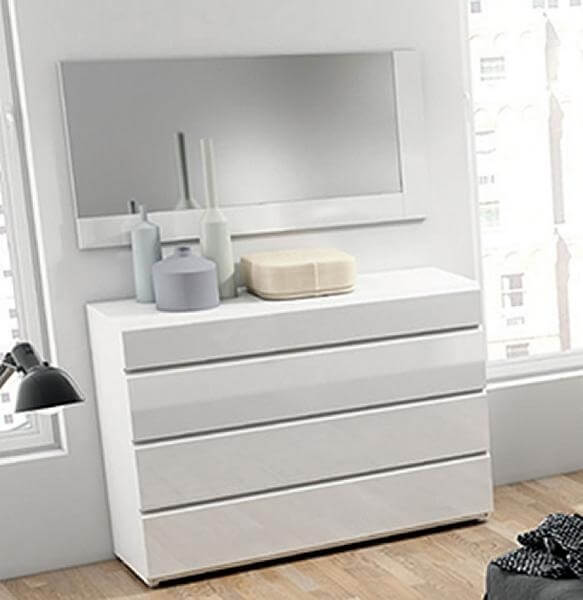 Sara Lacquer Mirror