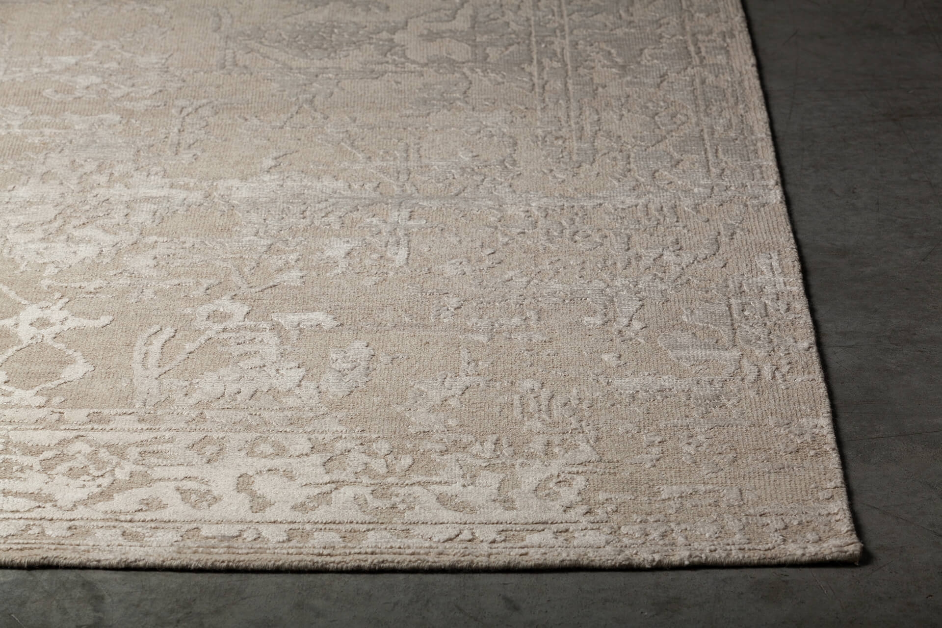 Sasha Wool/Viscose Rectangular Hand-knotted Rug, 5' x 7'6"