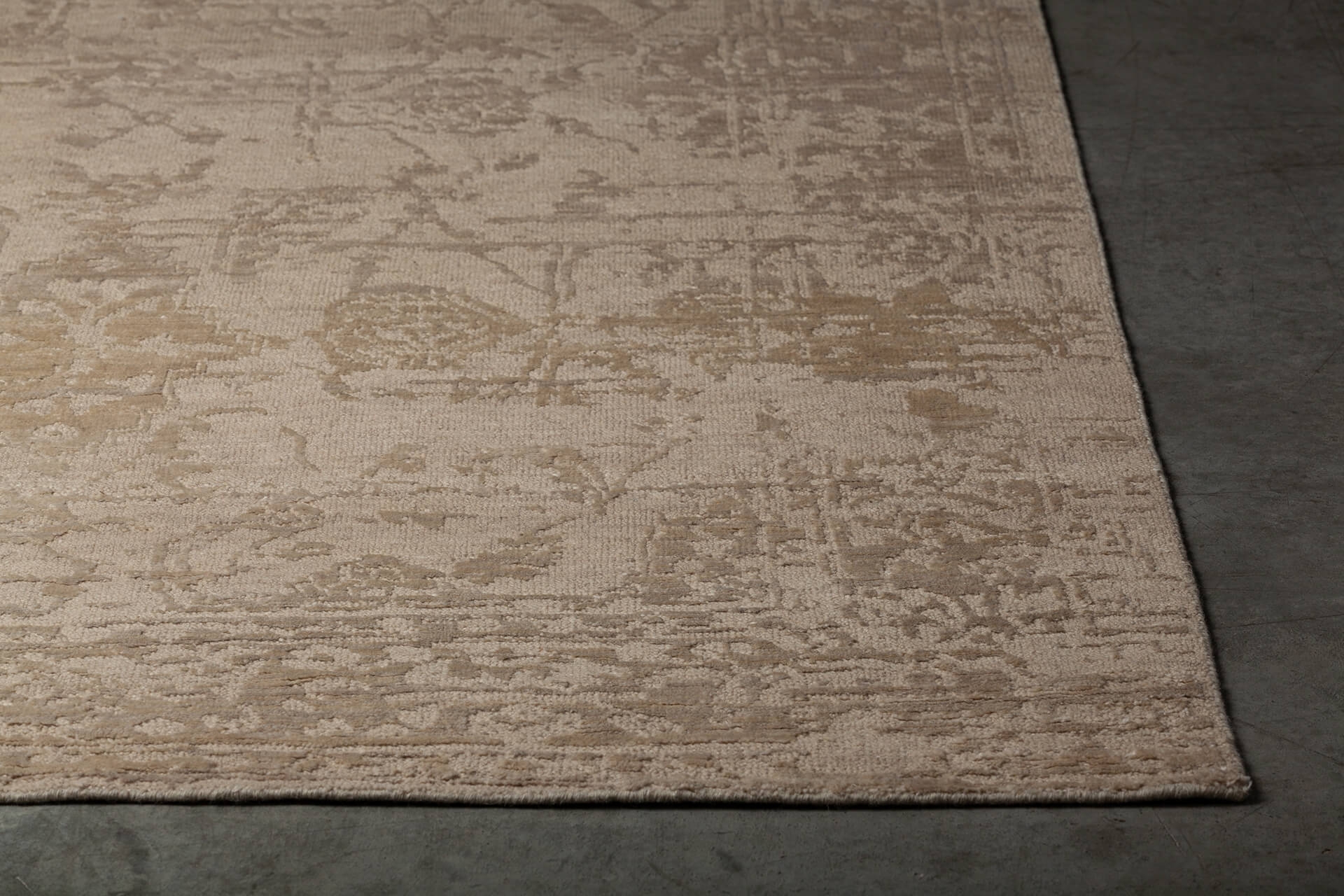 Sasha Wool/Viscose Rectangular Hand-knotted Rug, 5' x 7'6"