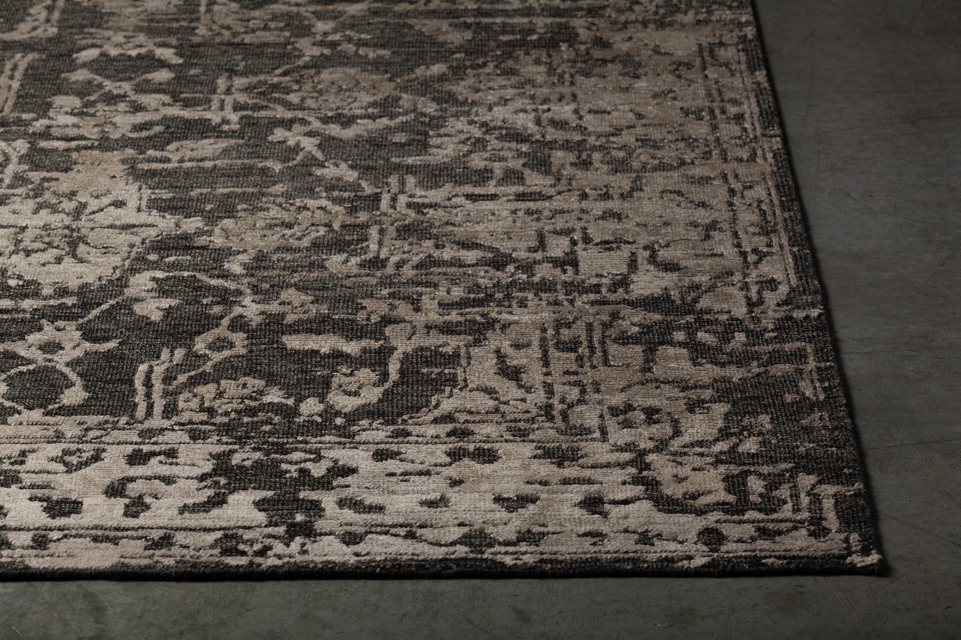 Sasha Wool/Viscose Rectangular Hand-knotted Rug, Composition 1