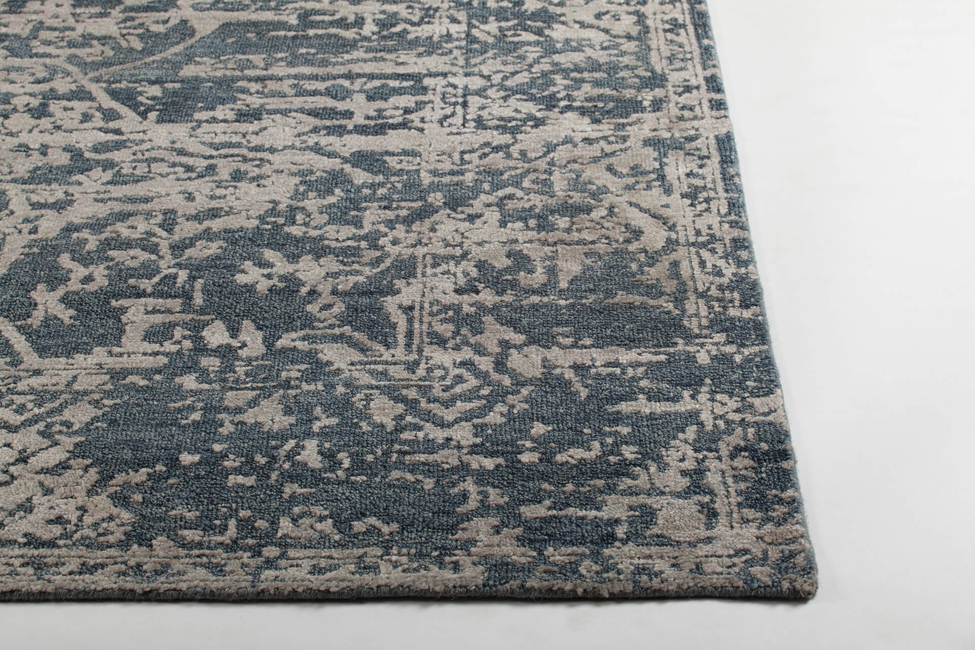 Sasha Wool/Viscose Rectangular Hand-knotted Rug, 5' x 7'6"