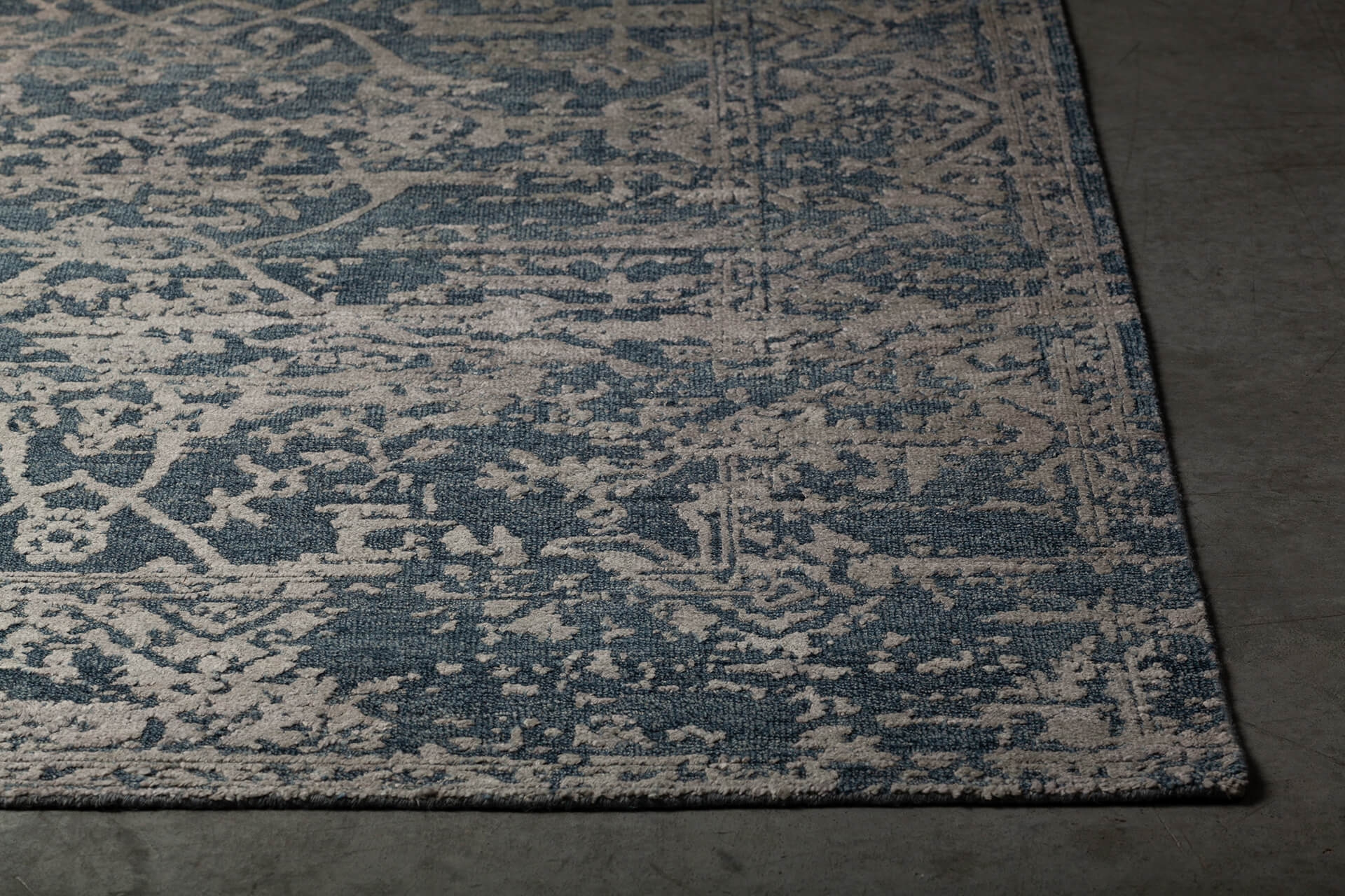 Sasha Wool/Viscose Rectangular Hand-knotted Rug, 5' x 7'6"
