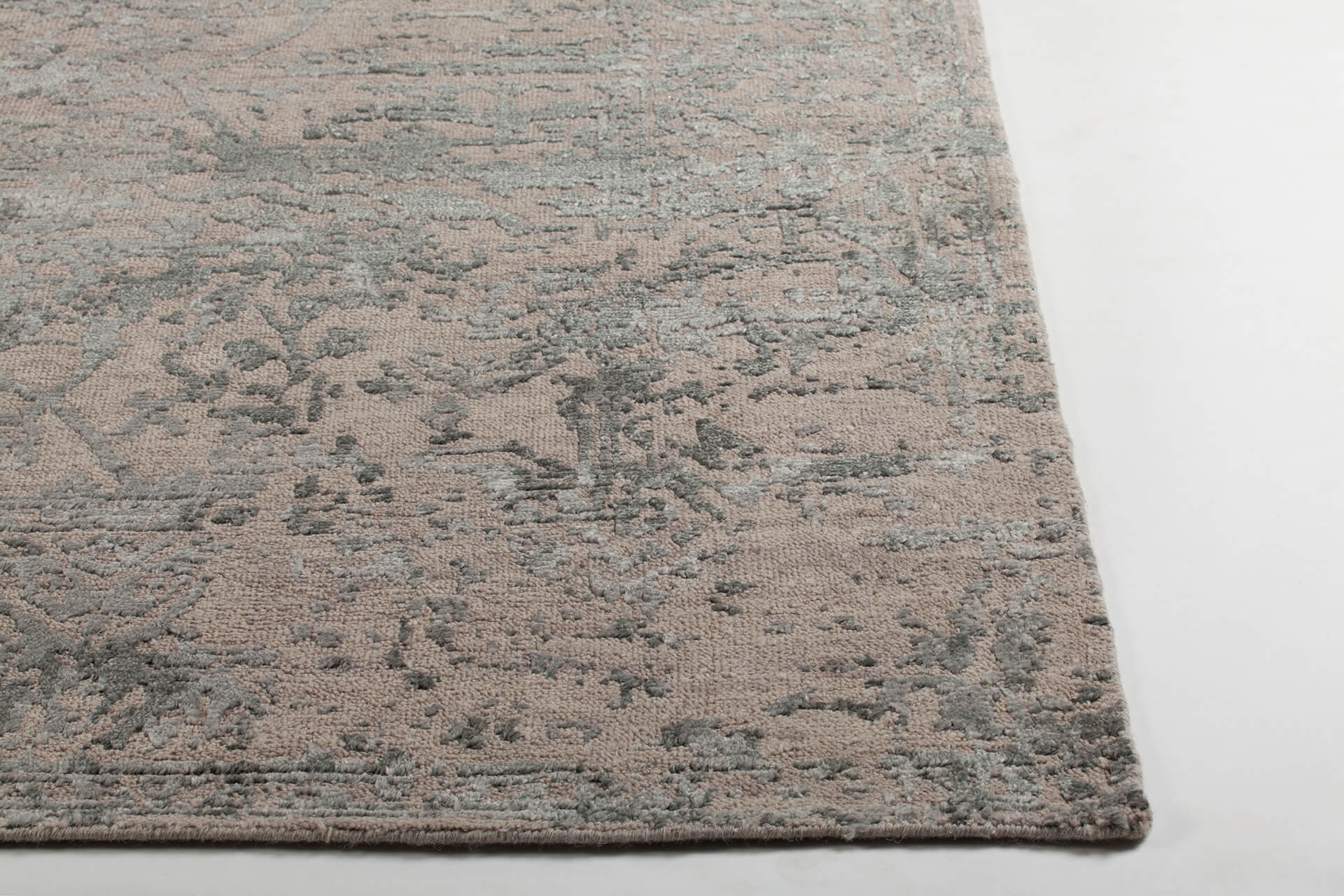 Sasha Wool/Viscose Rectangular Hand-knotted Rug, 5' x 7'6"
