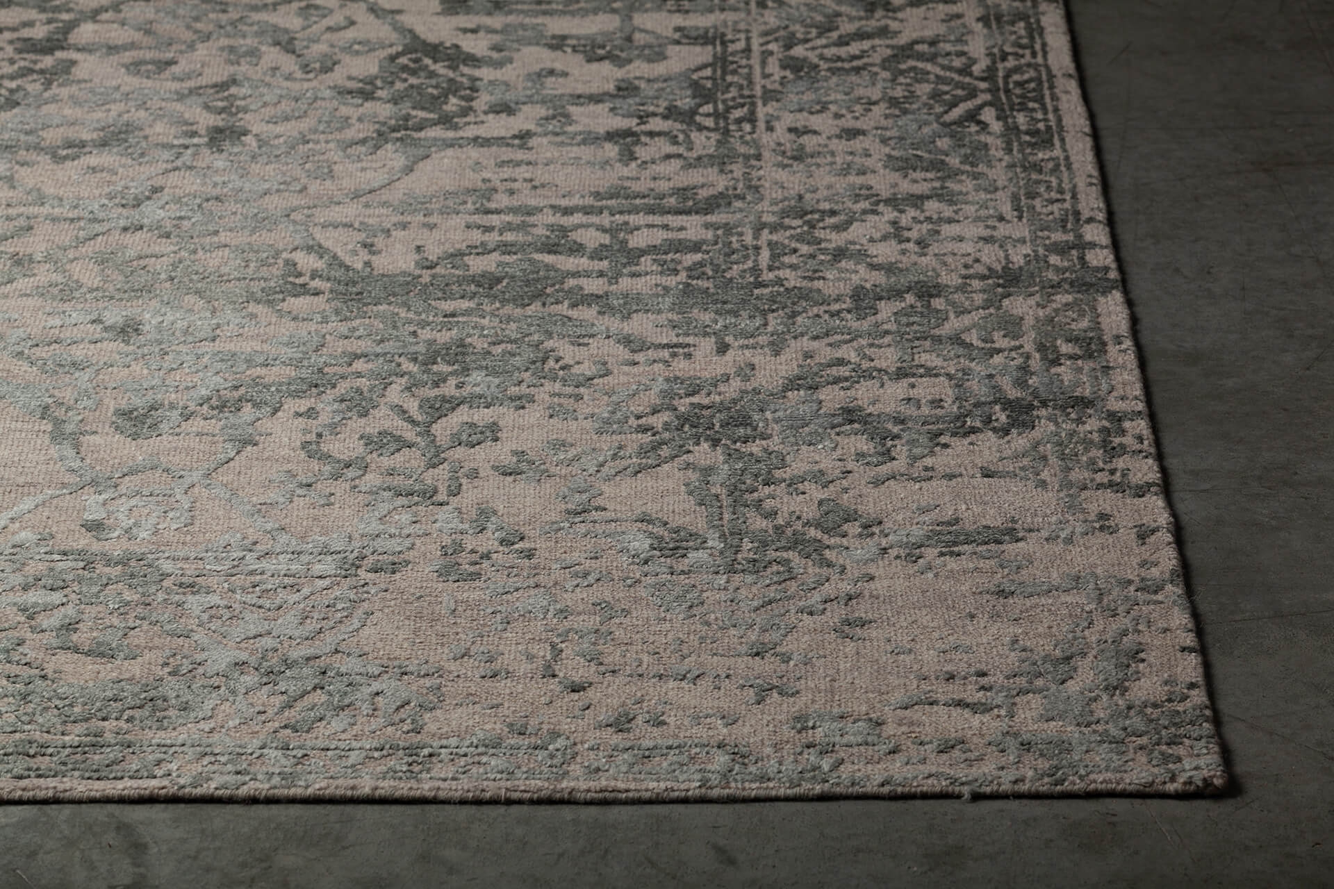 Sasha Wool/Viscose Rectangular Hand-knotted Rug, 5' x 7'6"