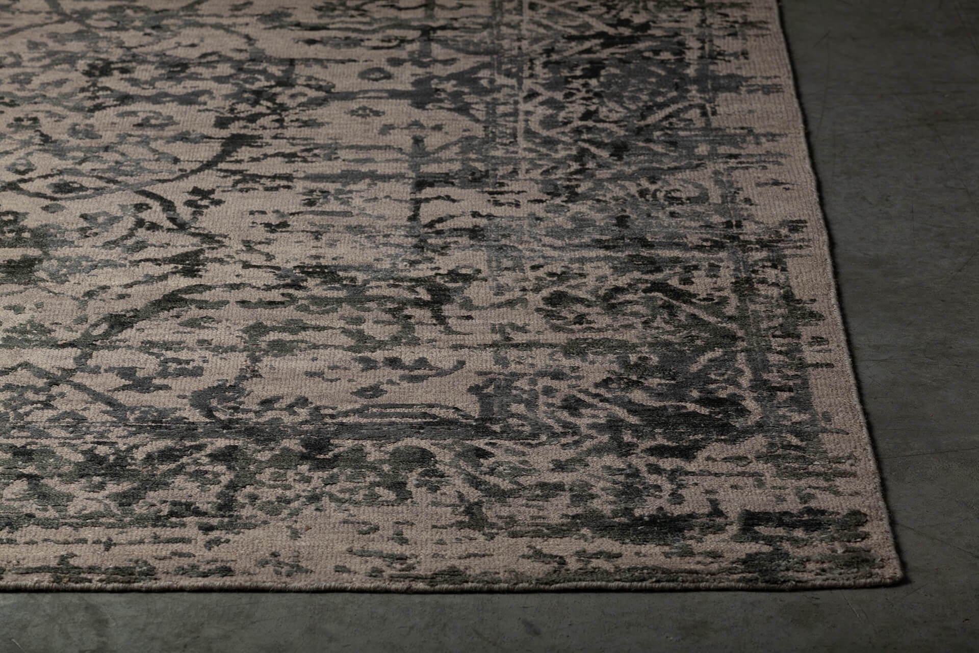 Sasha Wool/Viscose Rectangular Hand-knotted Rug, 5' x 7'6"