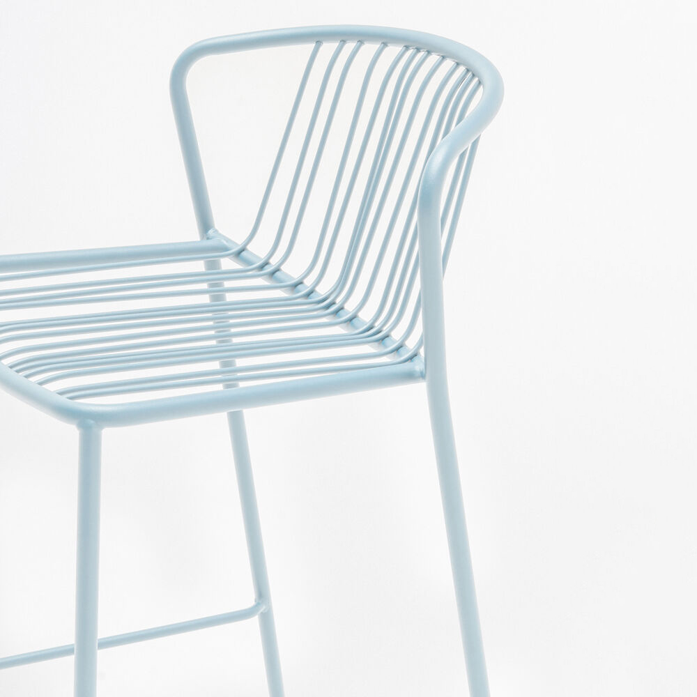 Bris Bar Stool w/Armrest