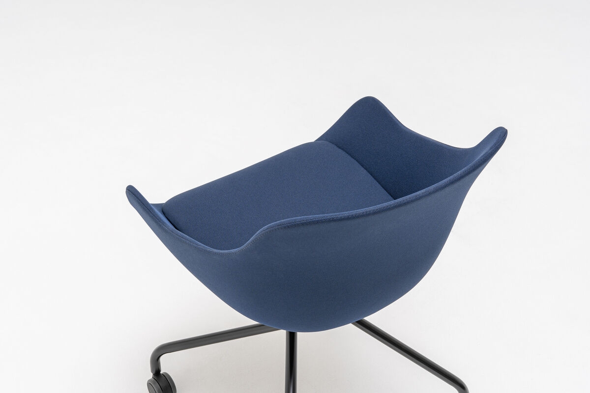 Baltic Classic Fabric Office Swivel Chair w/Castors