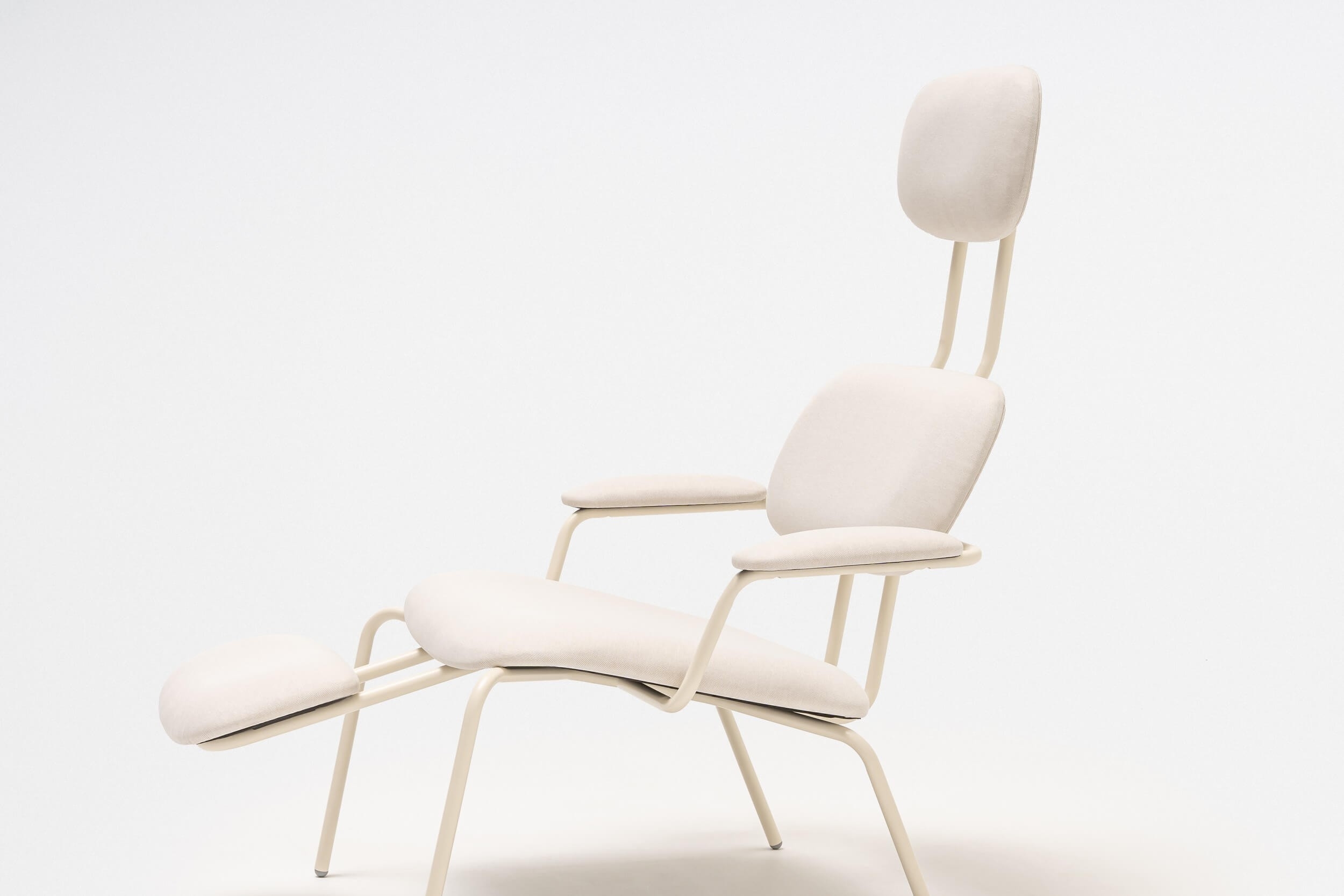 New School Lounge Armchair w/Headrest