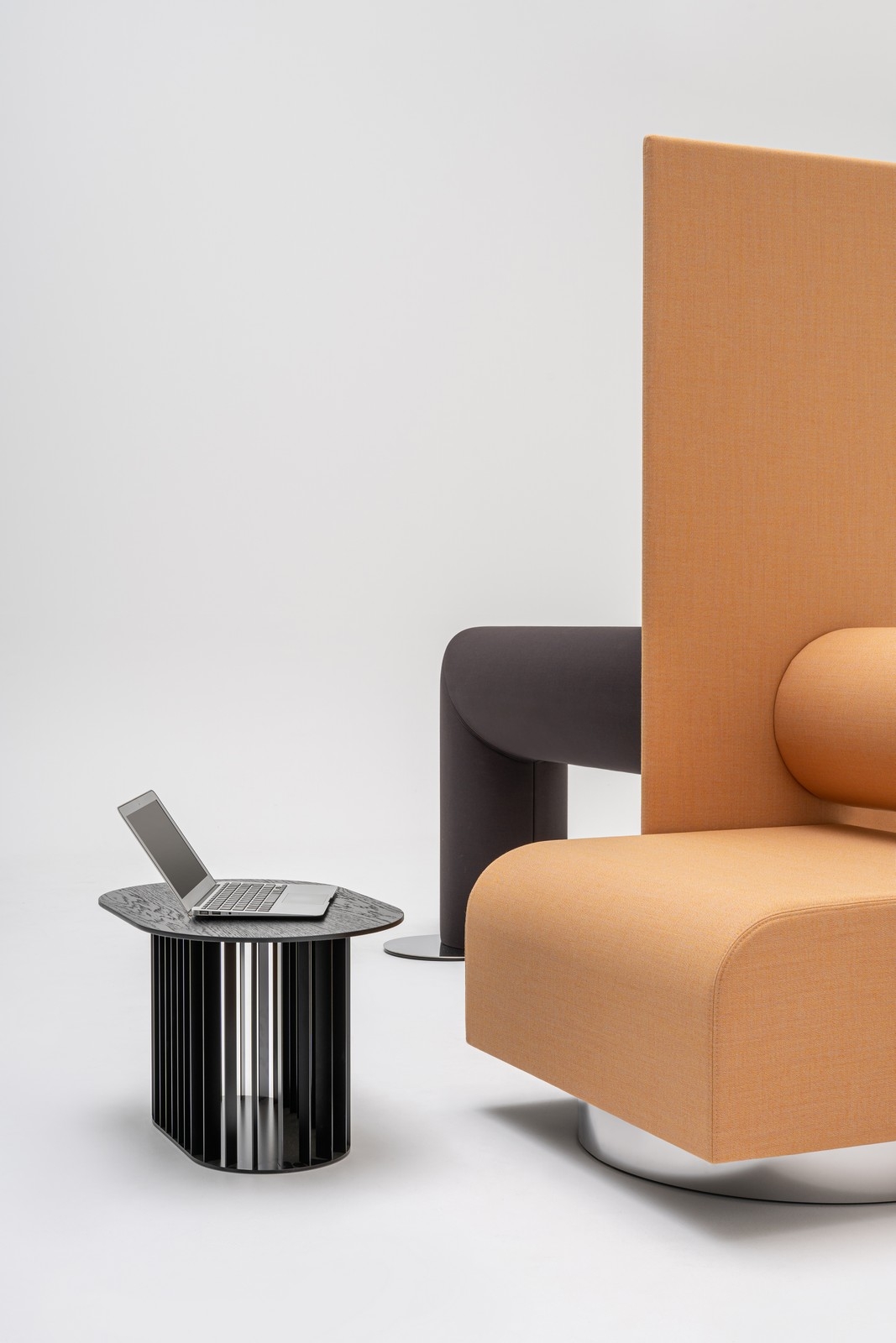 Roll Customizable Lounge Coffee Meeting Set