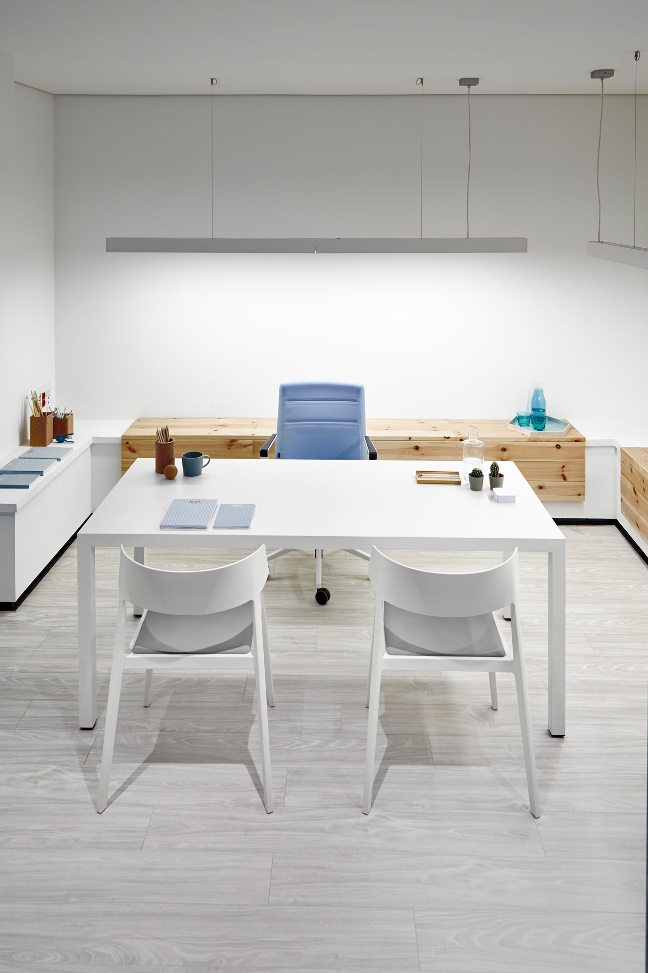 Wing Polypropylene Stackable Armless Chair