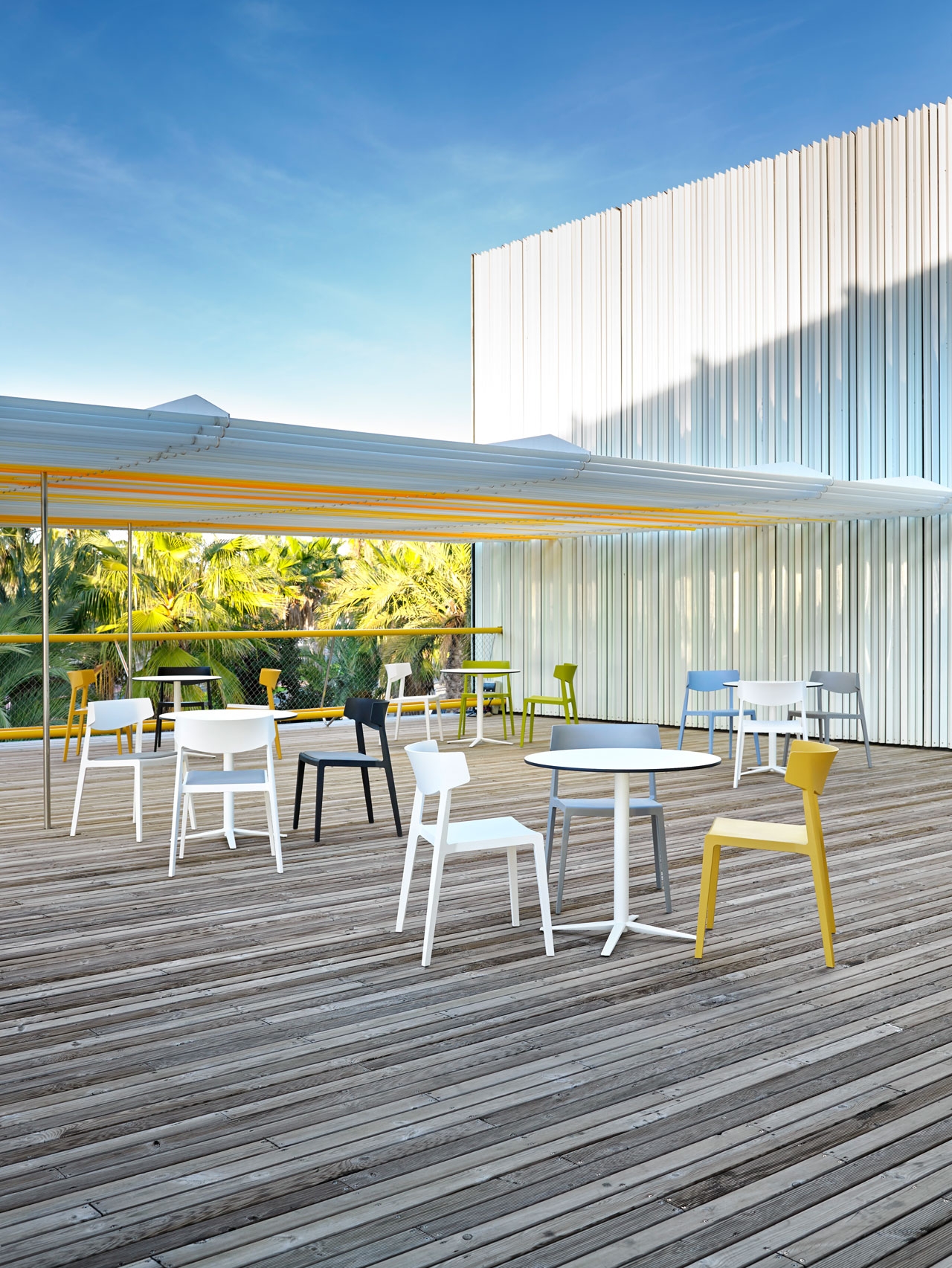 Wing Polypropylene Stackable Armless Chair
