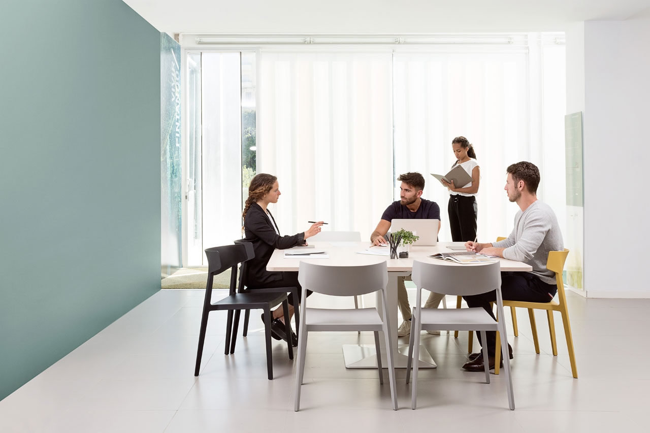 Wing Polypropylene Stackable Armless Chair