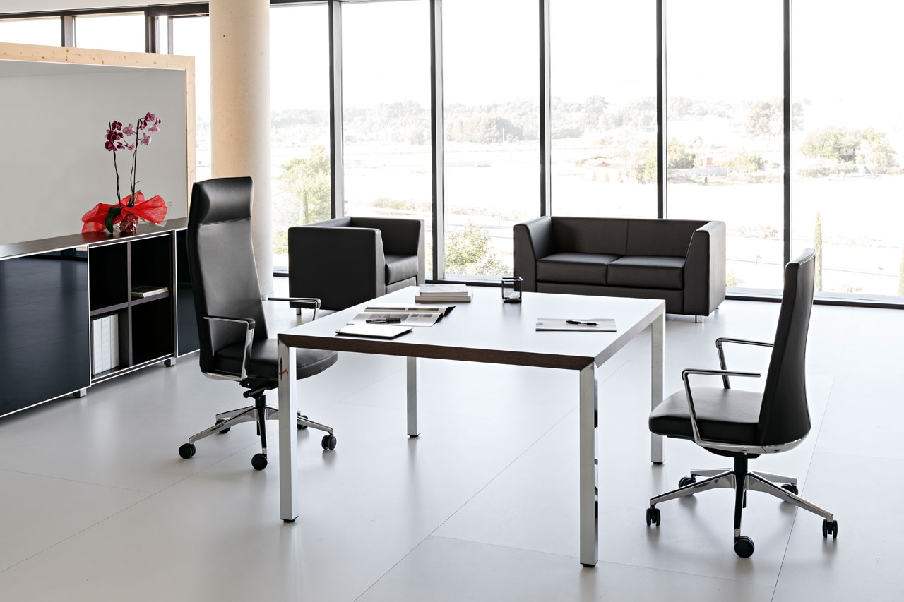 Cron Adjustable Swivel Executive Chair w/Headrest