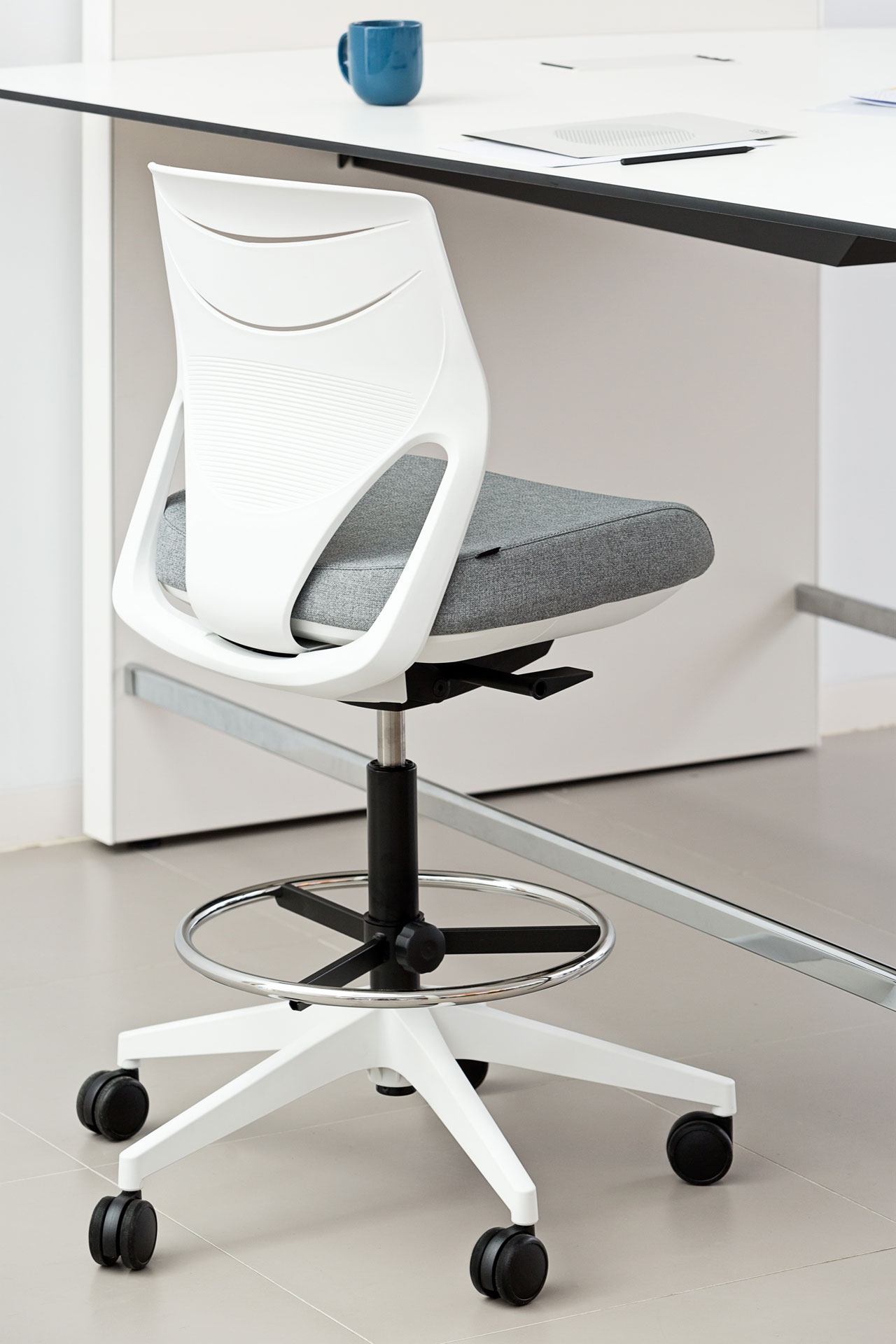 Efit 40 Adjustable Swivel Office Draughtsman Chair w/Footrest & Synchro Mechanism