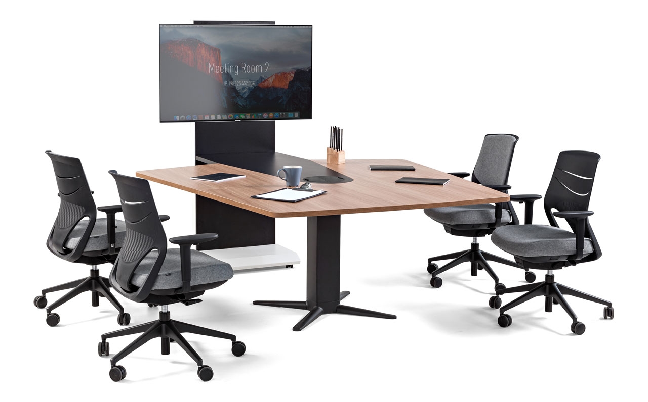 Efit 40 Adjustable Swivel Office Chair w/Medium Backrest & Synchro Mechanism