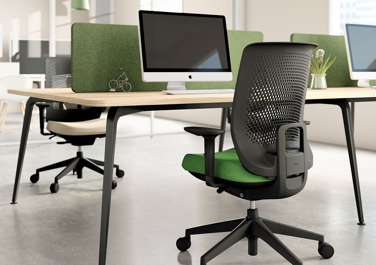 Trim Series 40 Gaslift/Synchro Adjustable Swivel Office Chair