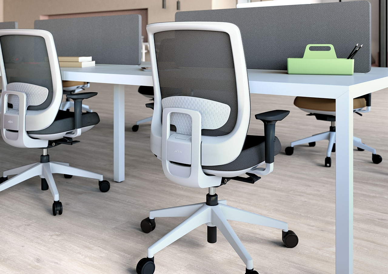 Trim Series 30 Gaslift/Synchro Adjustable Swivel Office Chair