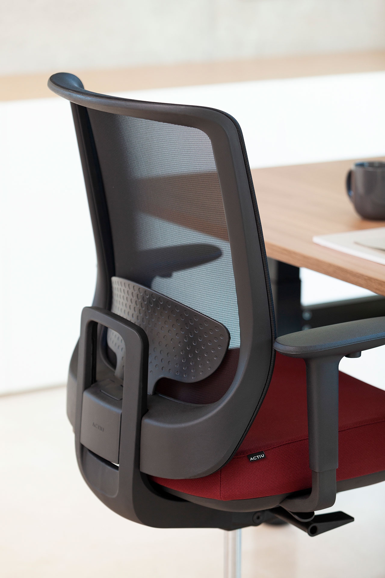 Trim Series 30 Gaslift/Synchro Adjustable Swivel Draughtsman Office Chair