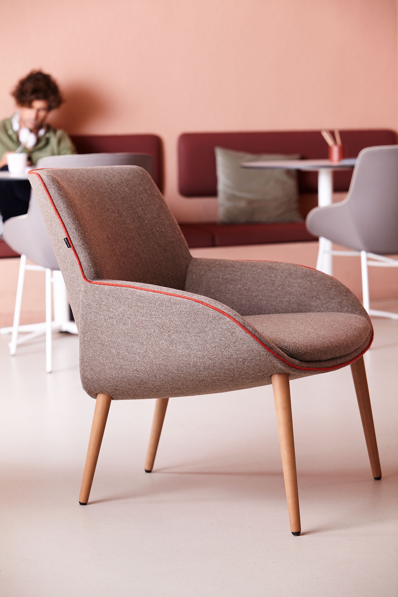 Noom 10 Medium Backrest Armchair w/Wood Legs